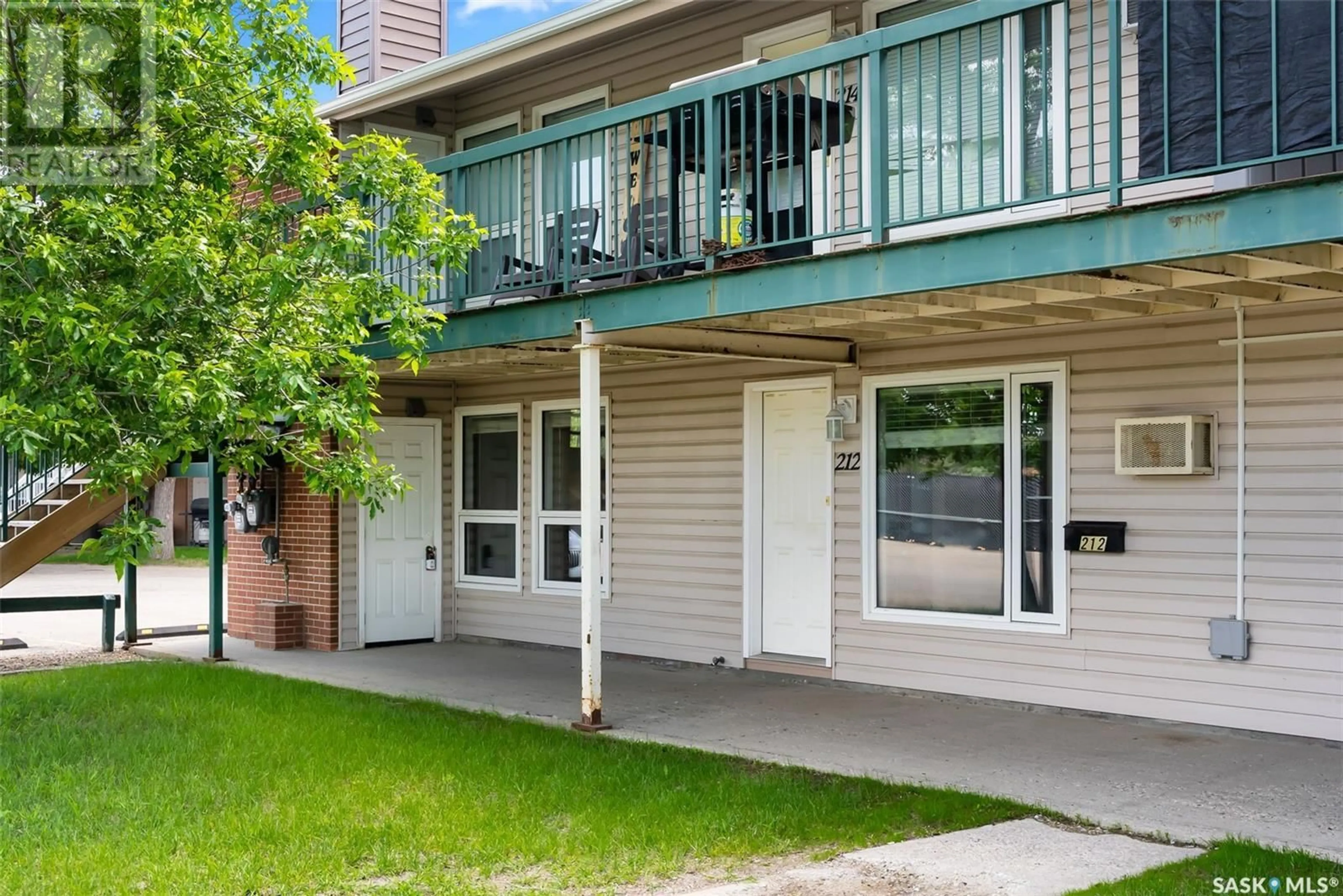 A pic from exterior of the house or condo for 212 Gore PLACE, Regina Saskatchewan S4T7S4