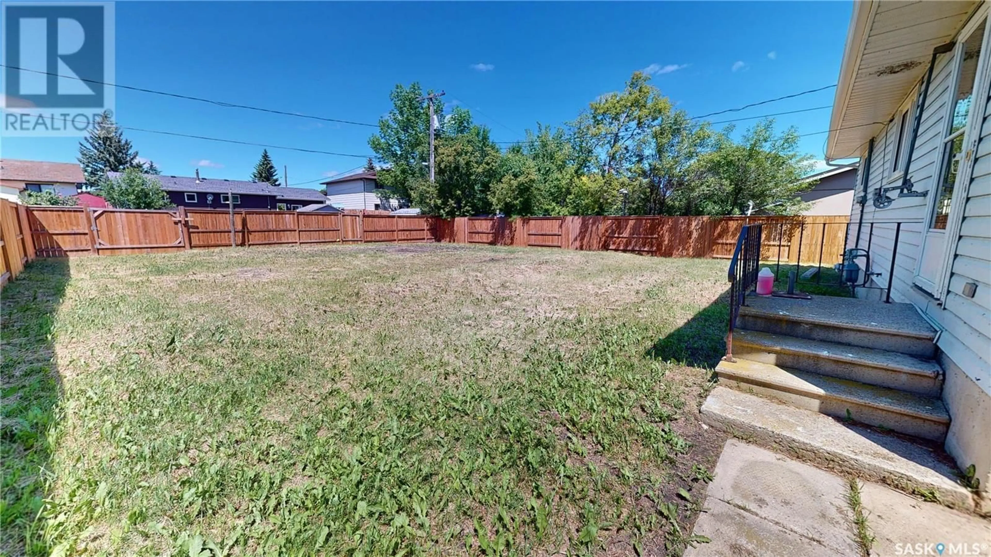 Fenced yard for 105 Thatcher AVENUE, Wawota Saskatchewan S0G5A0