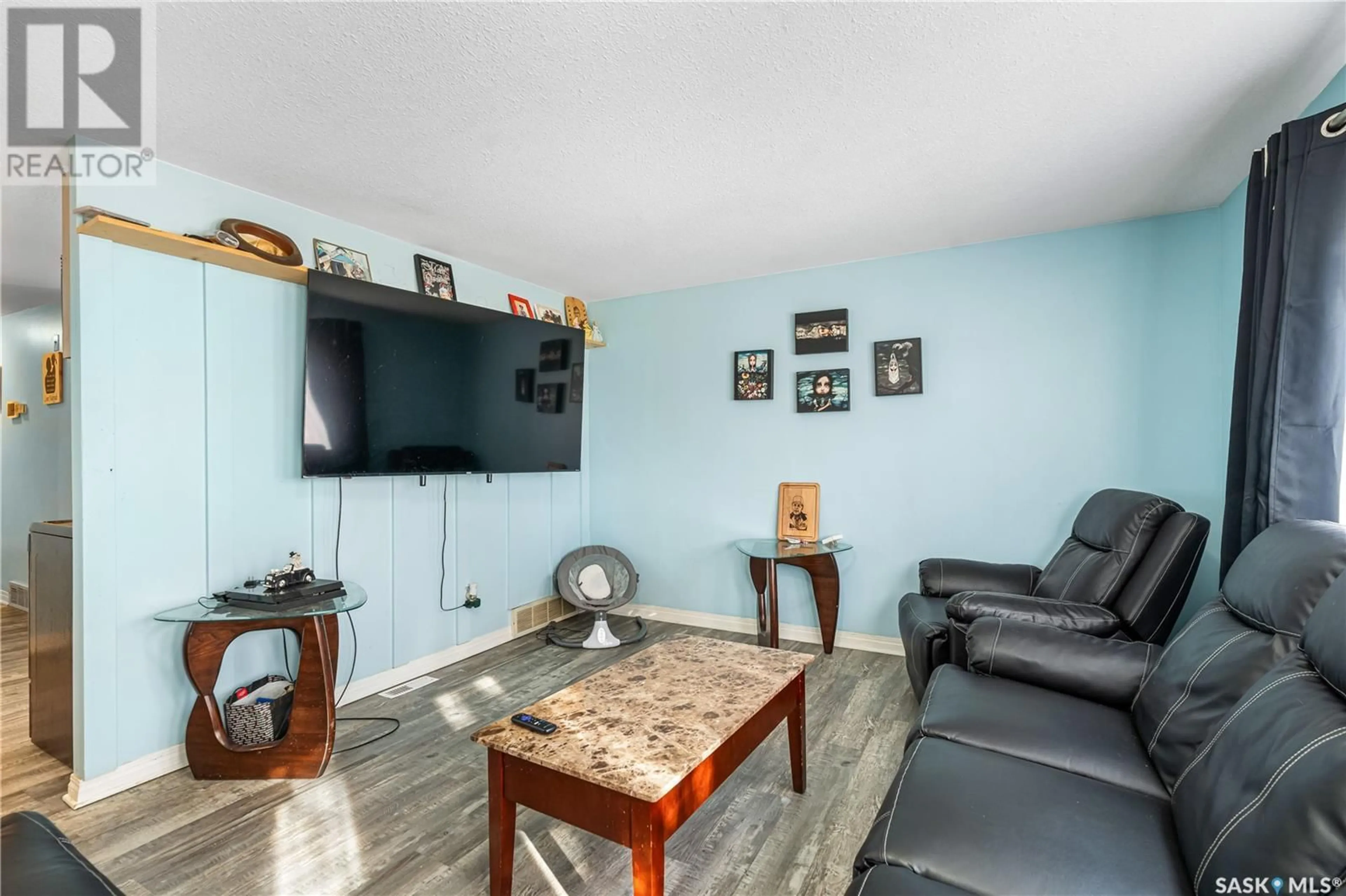 Living room for 6 4th Ave COURT, Allan Saskatchewan S0K0C0