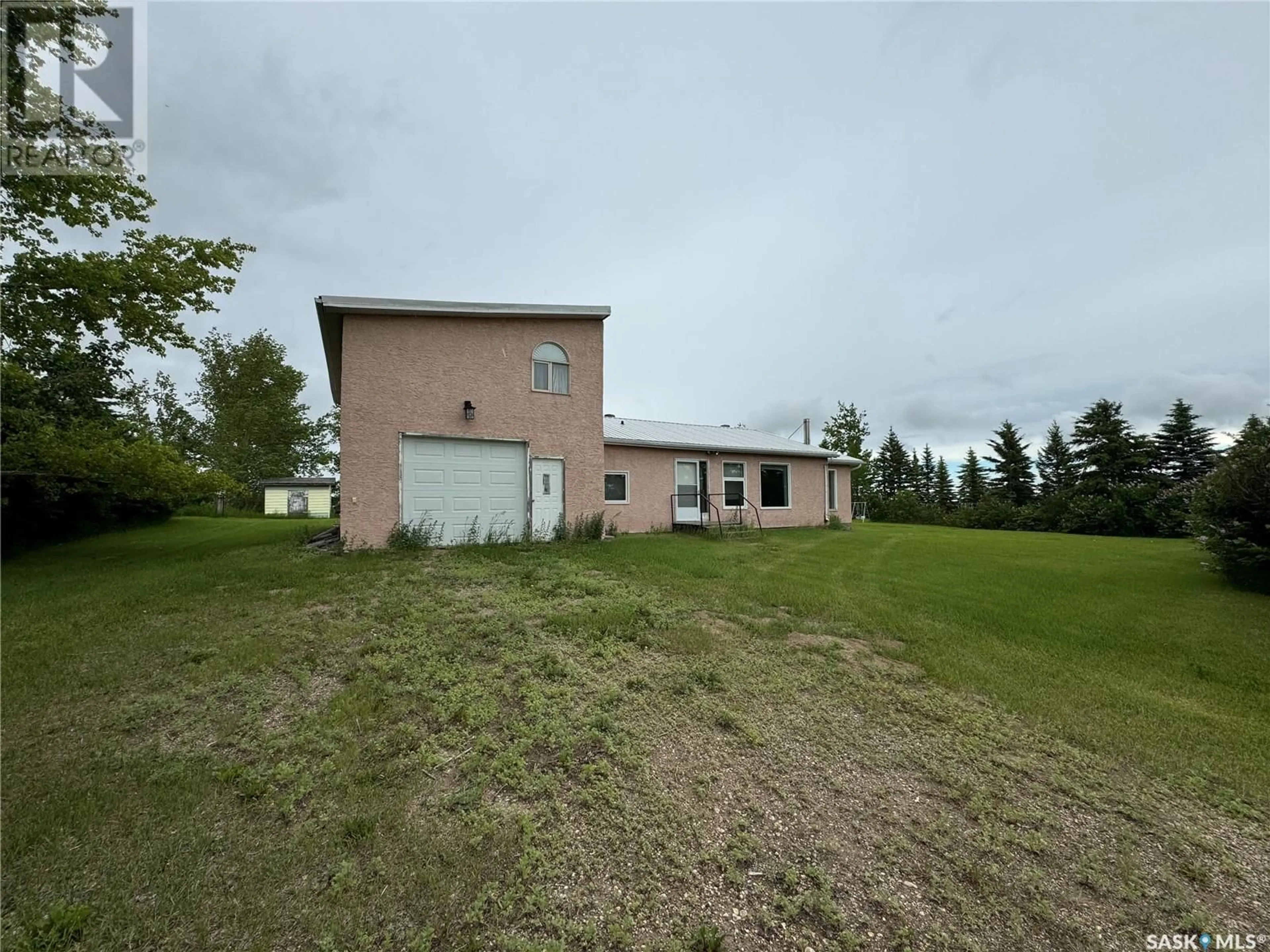 A pic from outside/outdoor area/front of a property/back of a property/a pic from drone, building for MEAD, Lipton Rm No. 217 Saskatchewan S0G1H0