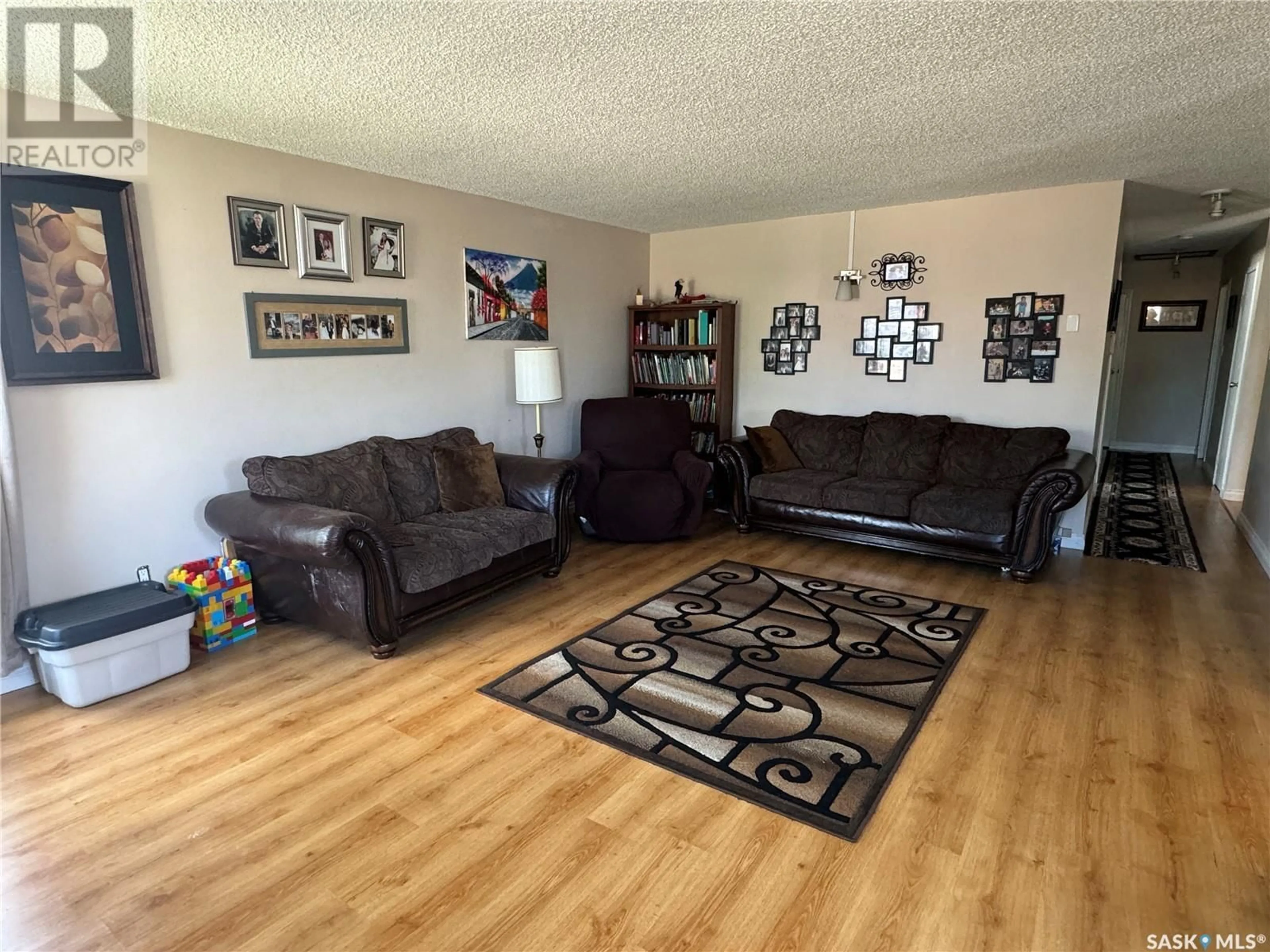 Living room for 512 Gibson STREET, La Ronge Saskatchewan S0J1L0
