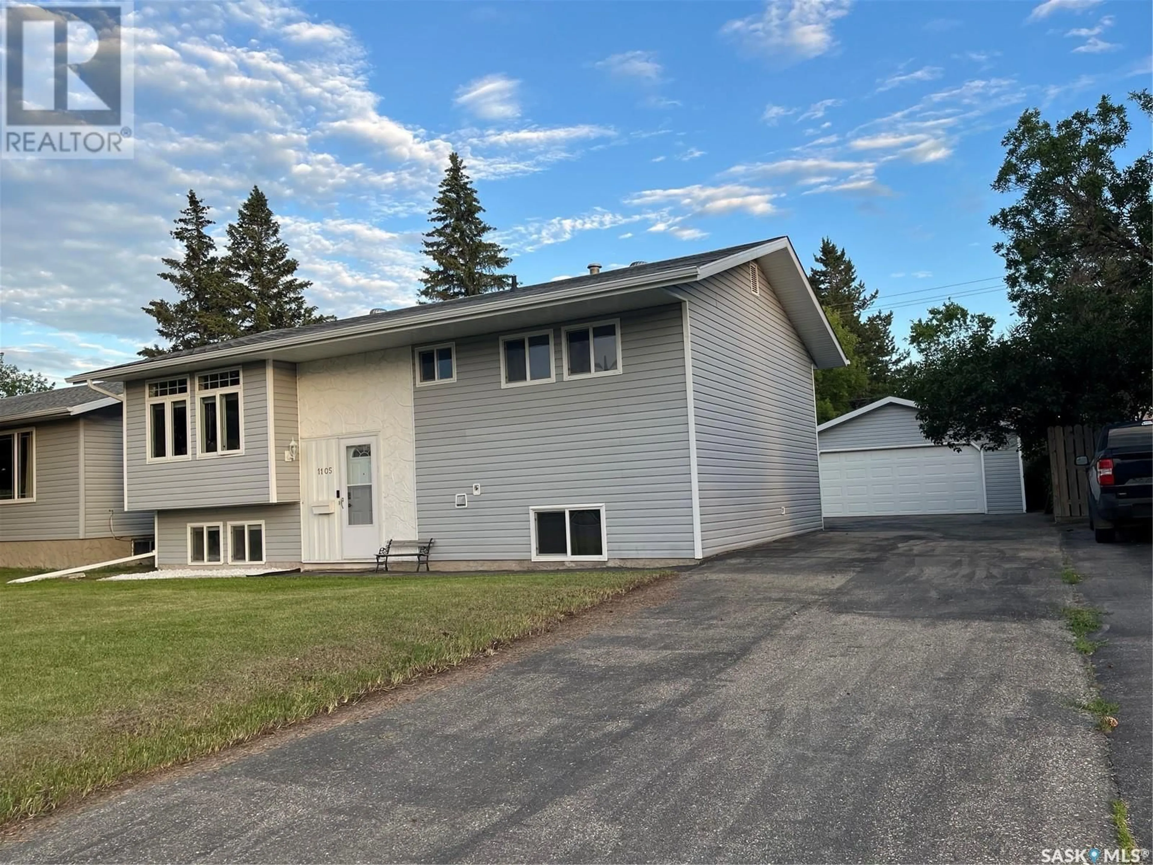 Frontside or backside of a home for 1105 Warner STREET W, Moose Jaw Saskatchewan S6H6J8