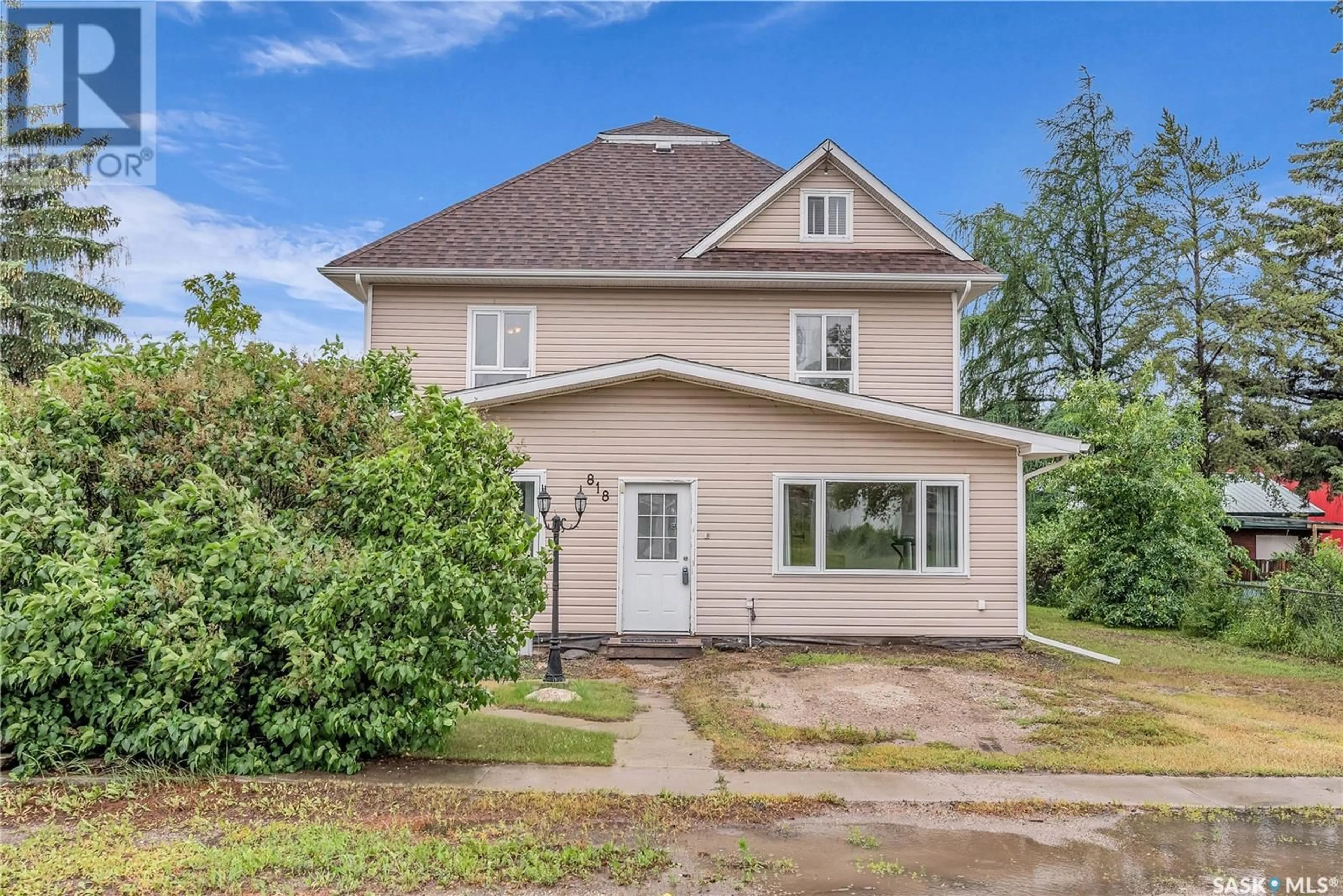 Frontside or backside of a home for 818 6th STREET, Perdue Saskatchewan S0K3C0