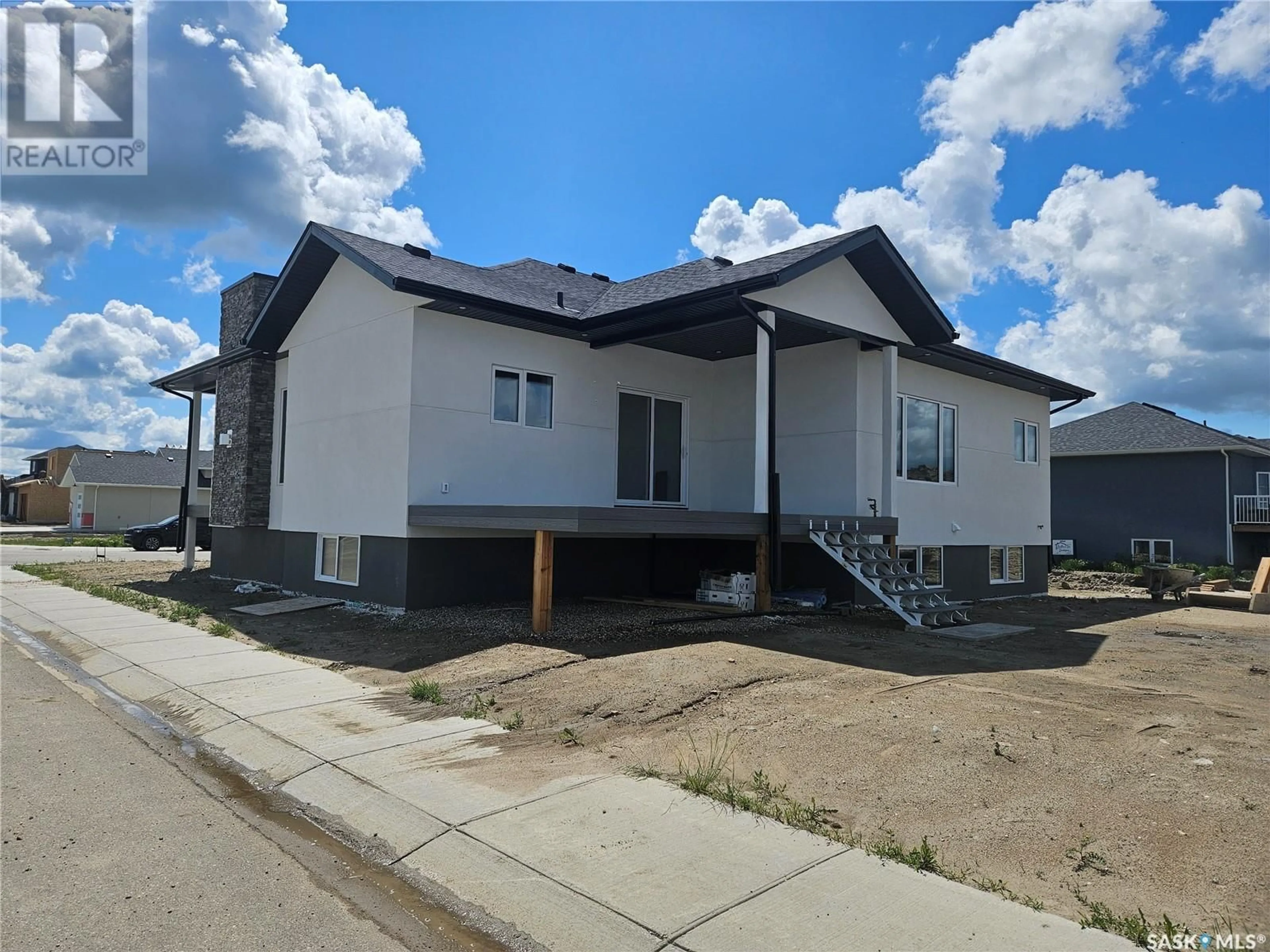 Frontside or backside of a home for 832 Weir CRESCENT, Warman Saskatchewan S0K0A1