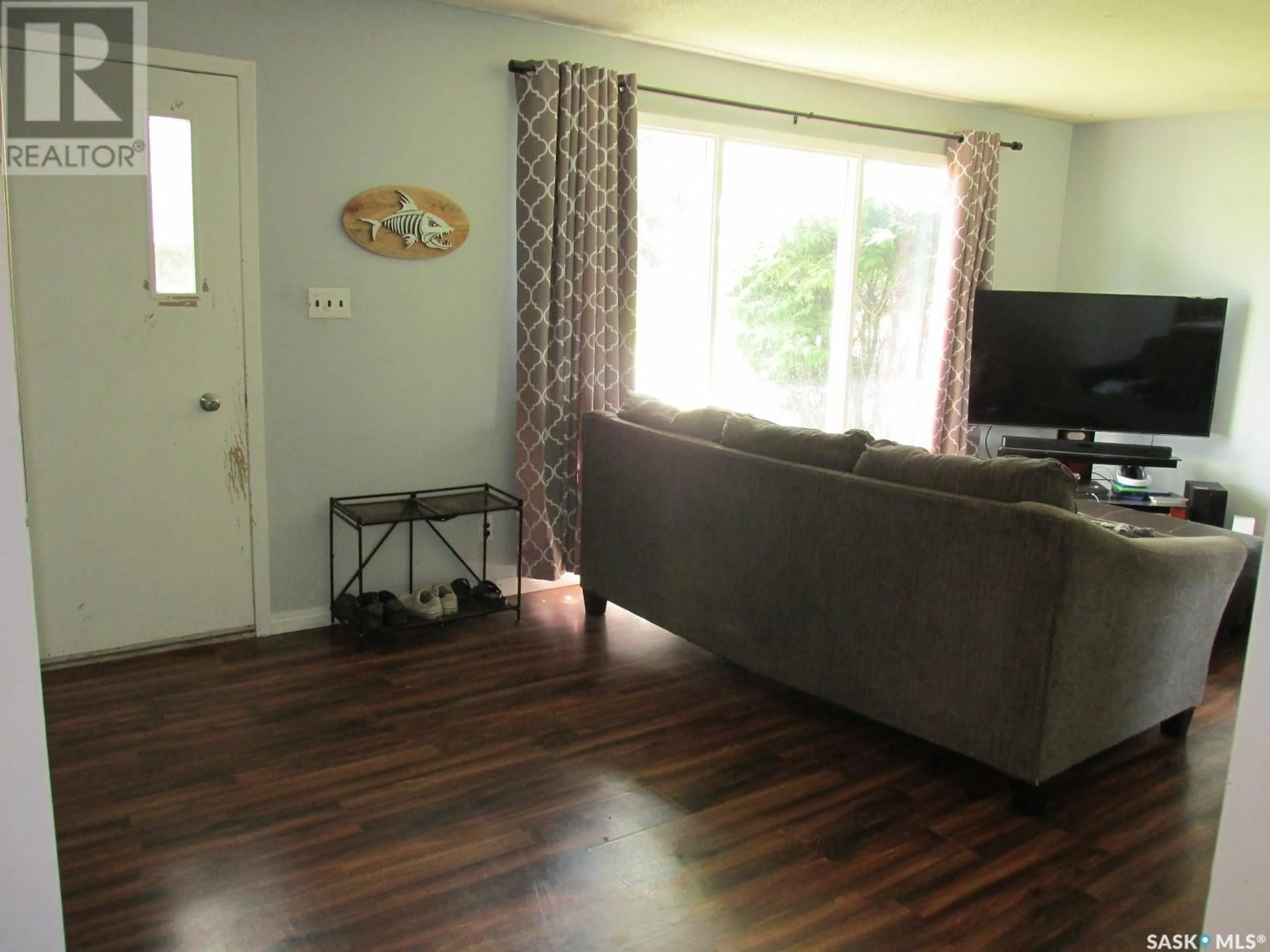 Living room for 506 6th STREET E, Nipawin Saskatchewan S0E1E0