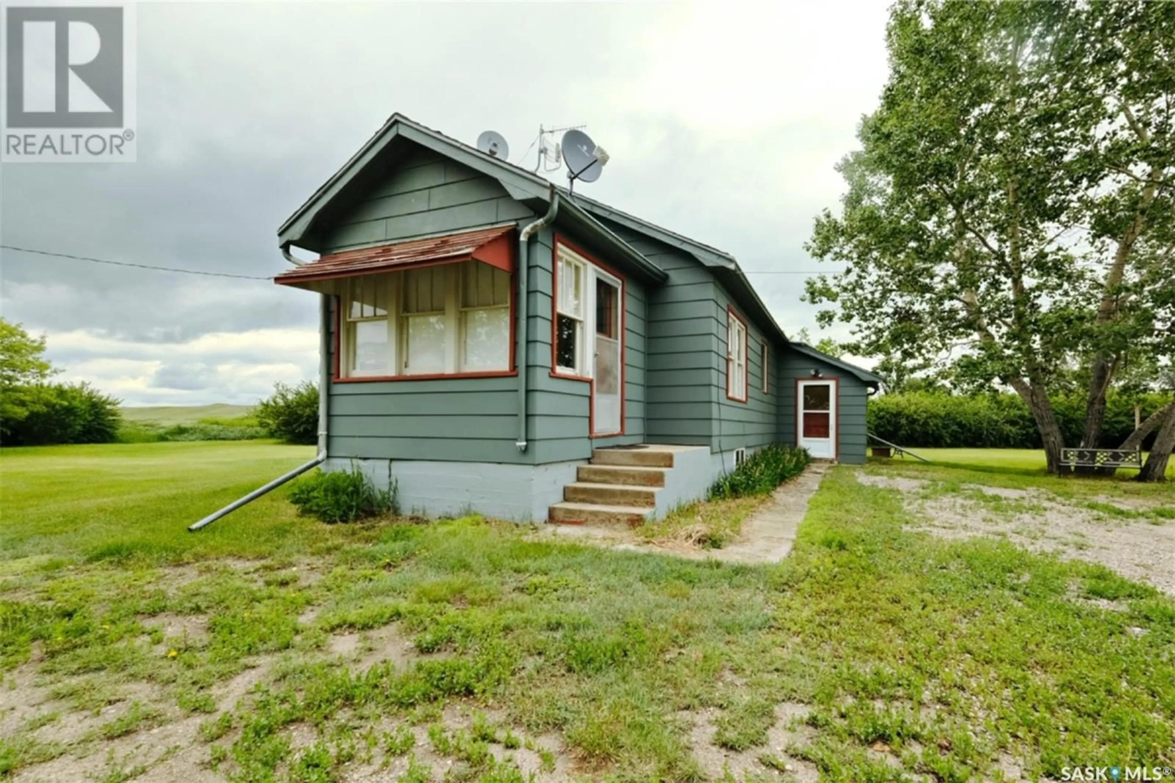 Cottage for James' Residence, Herschel Saskatchewan S0L1L0