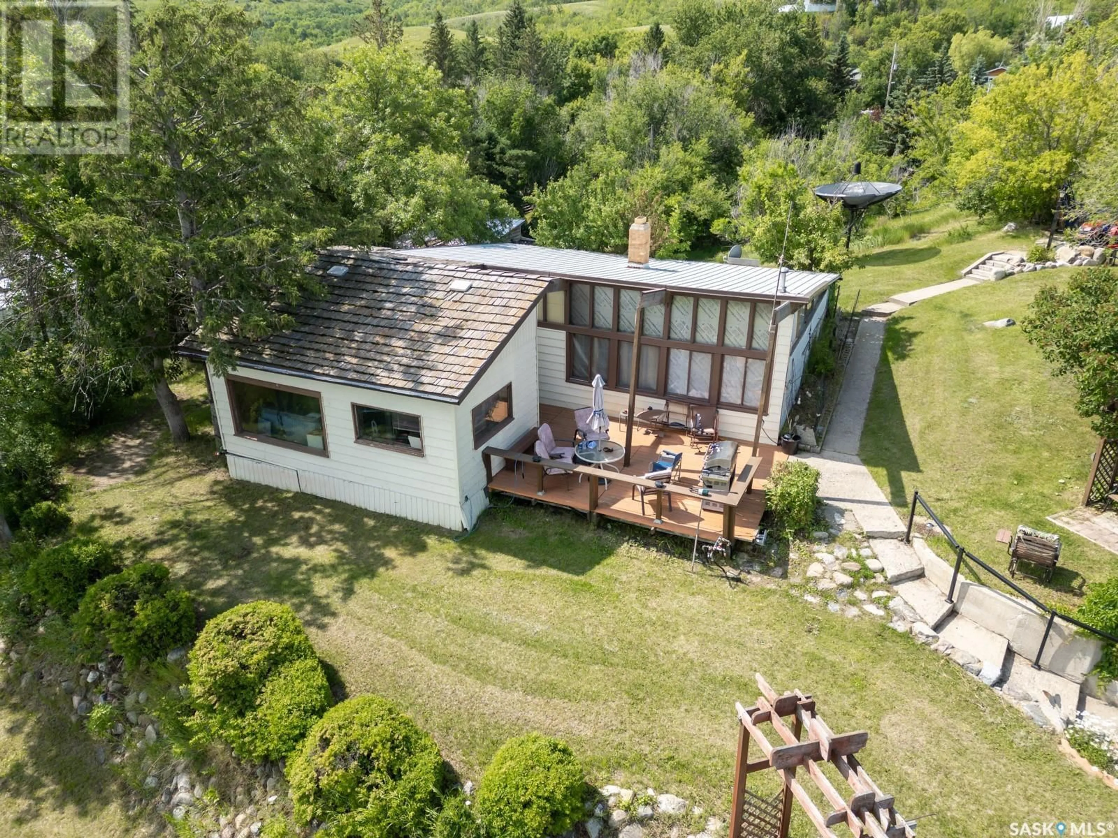 A pic from outside/outdoor area/front of a property/back of a property/a pic from drone, unknown for 120-122 NORTH HAVEN DRIVE, Buffalo Pound Lake Saskatchewan S0H2X0