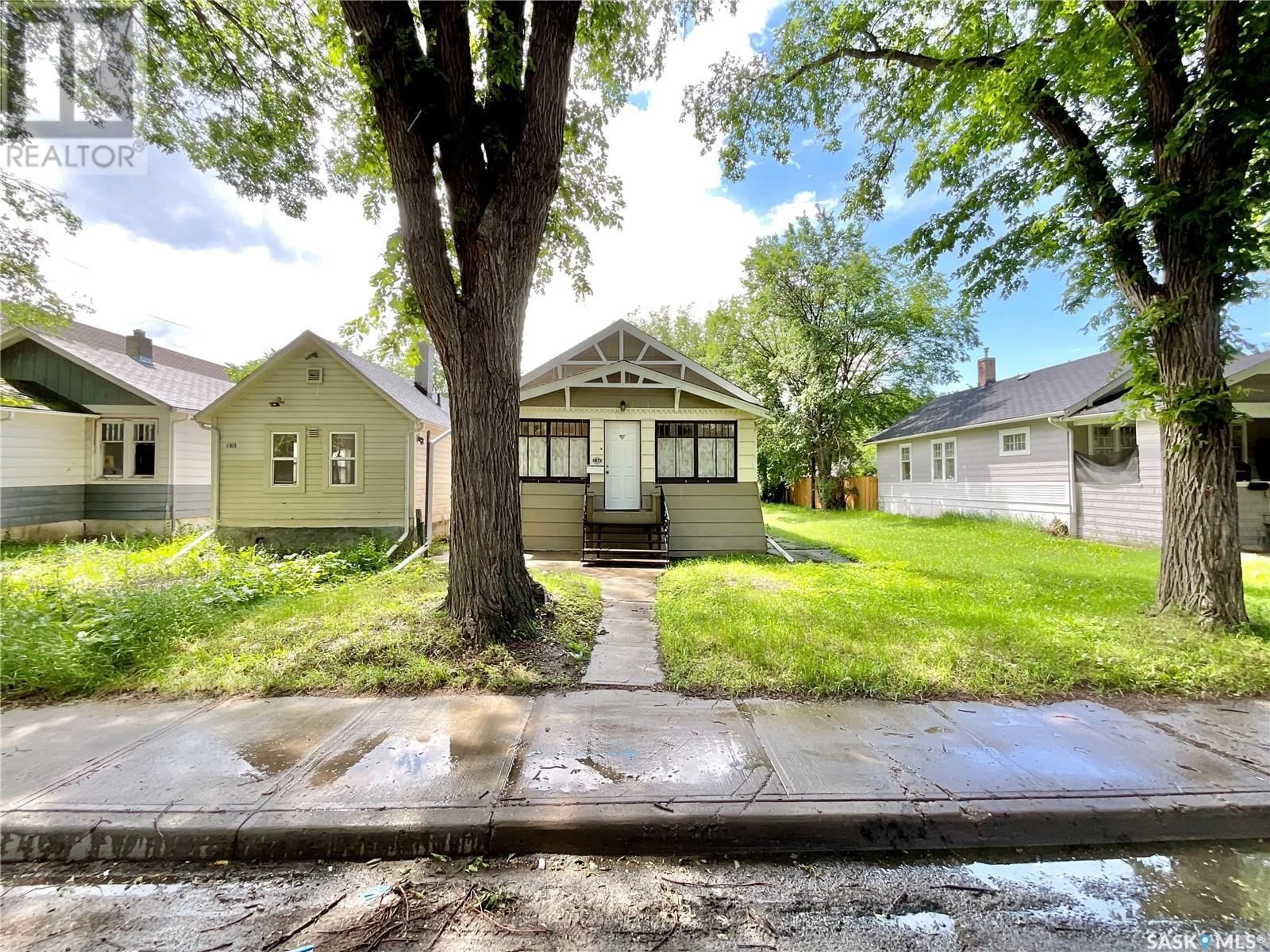 Frontside or backside of a home for 1872 Toronto STREET, Regina Saskatchewan S4P1M6