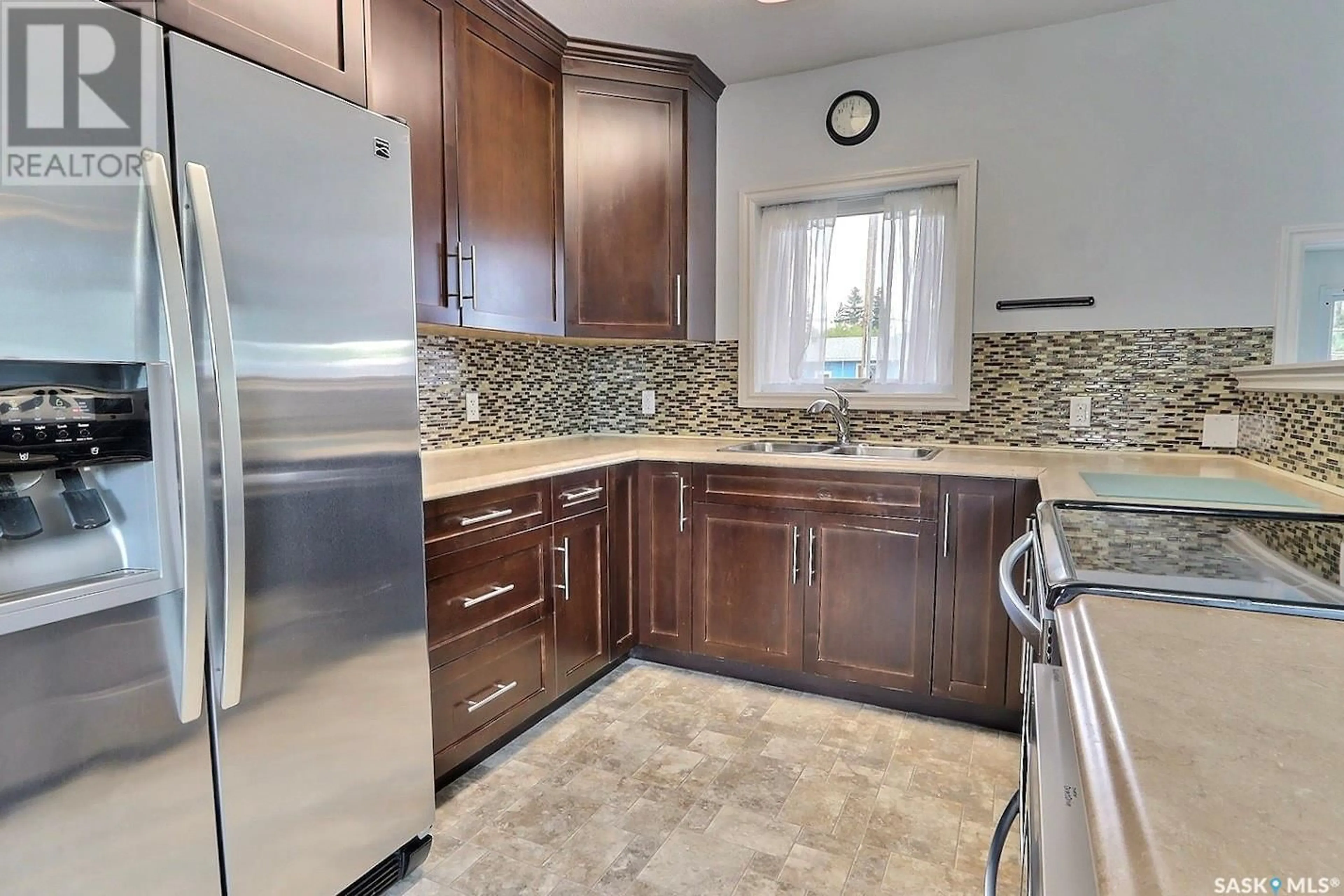 Standard kitchen for 20 30th STREET E, Prince Albert Saskatchewan S6V1Y9