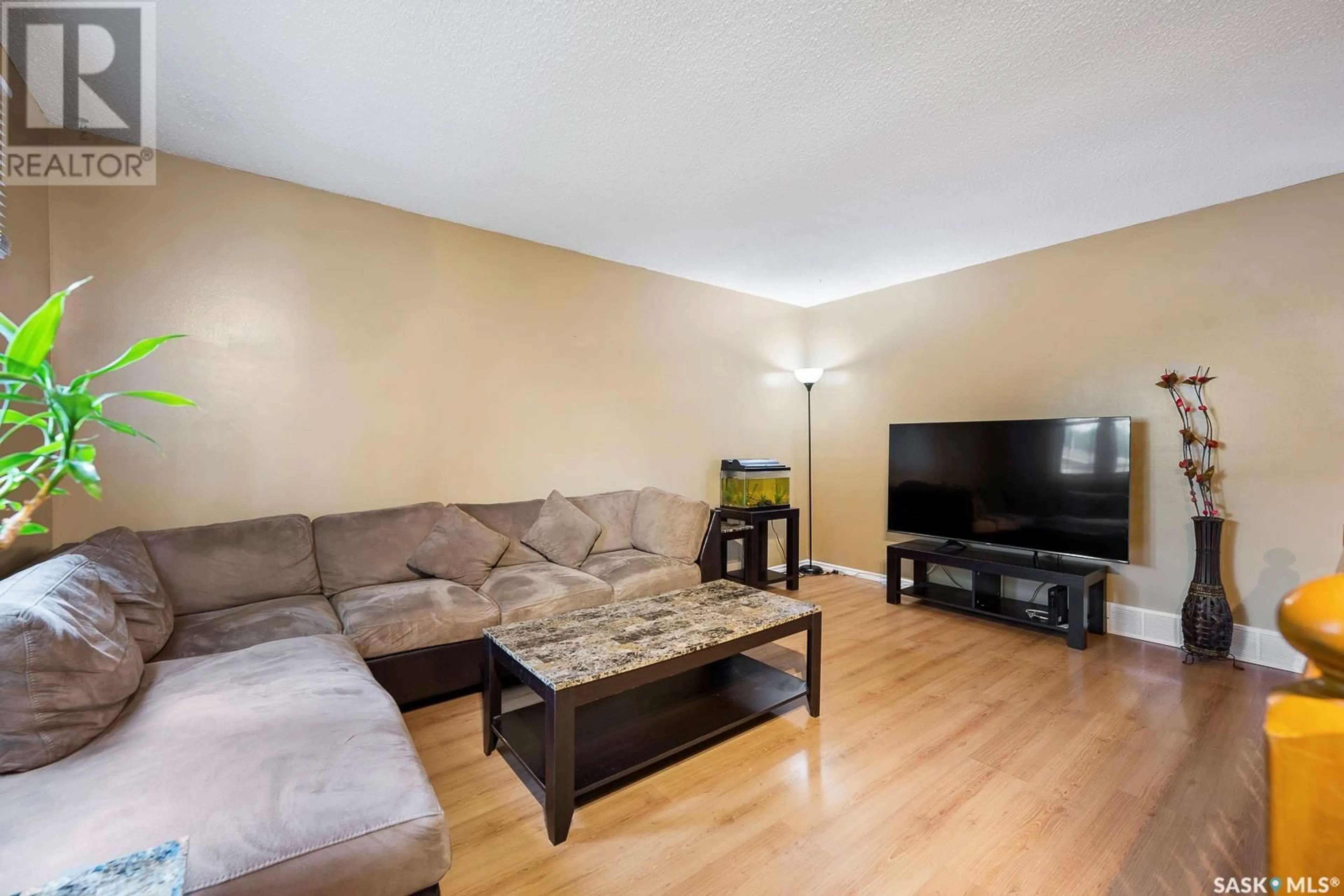 Living room for 29 Nathan STREET, Regina Saskatchewan S4R4Z3