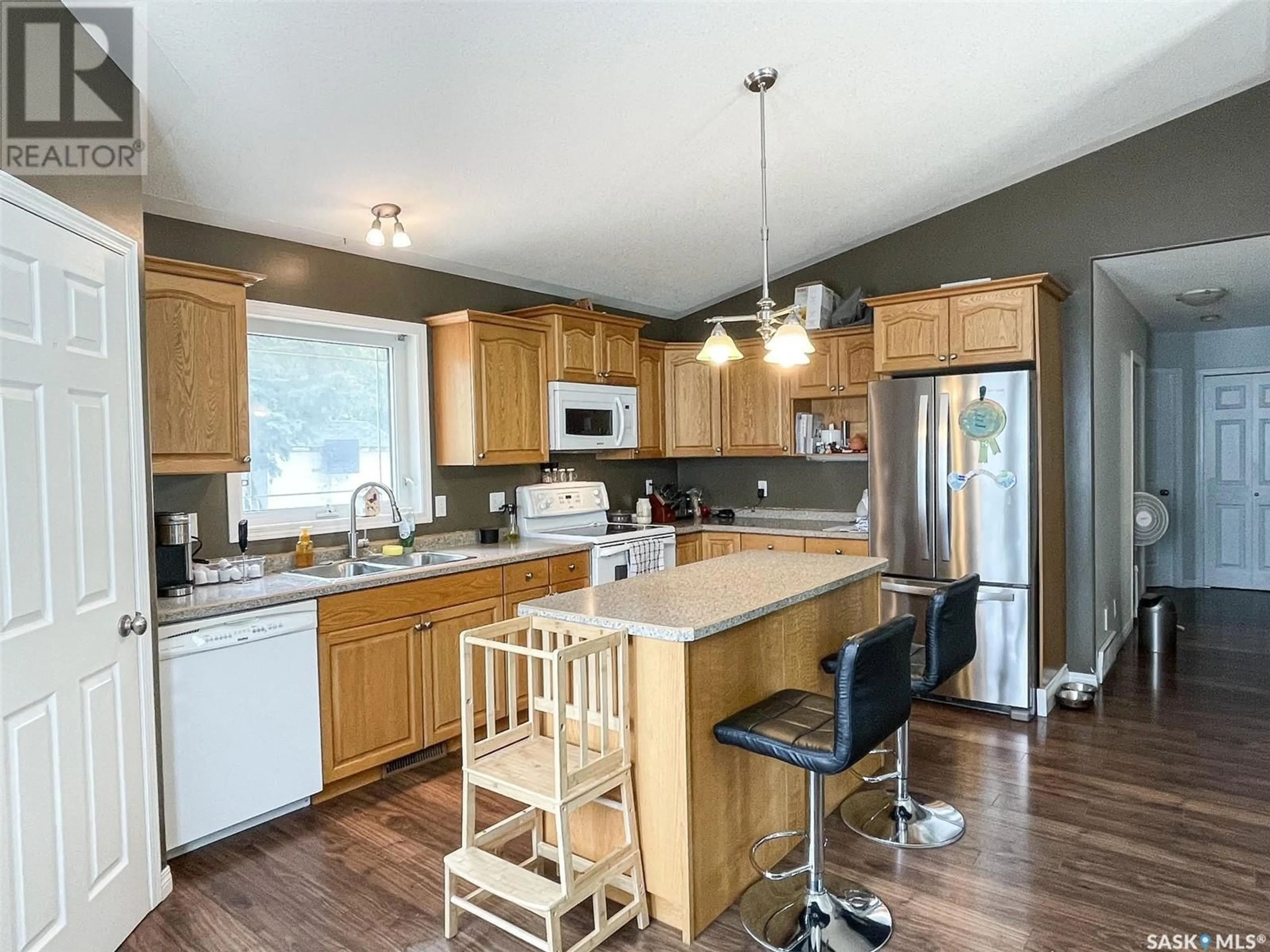 Kitchen for 216 Centre AVENUE, Meadow Lake Saskatchewan S9X2H2