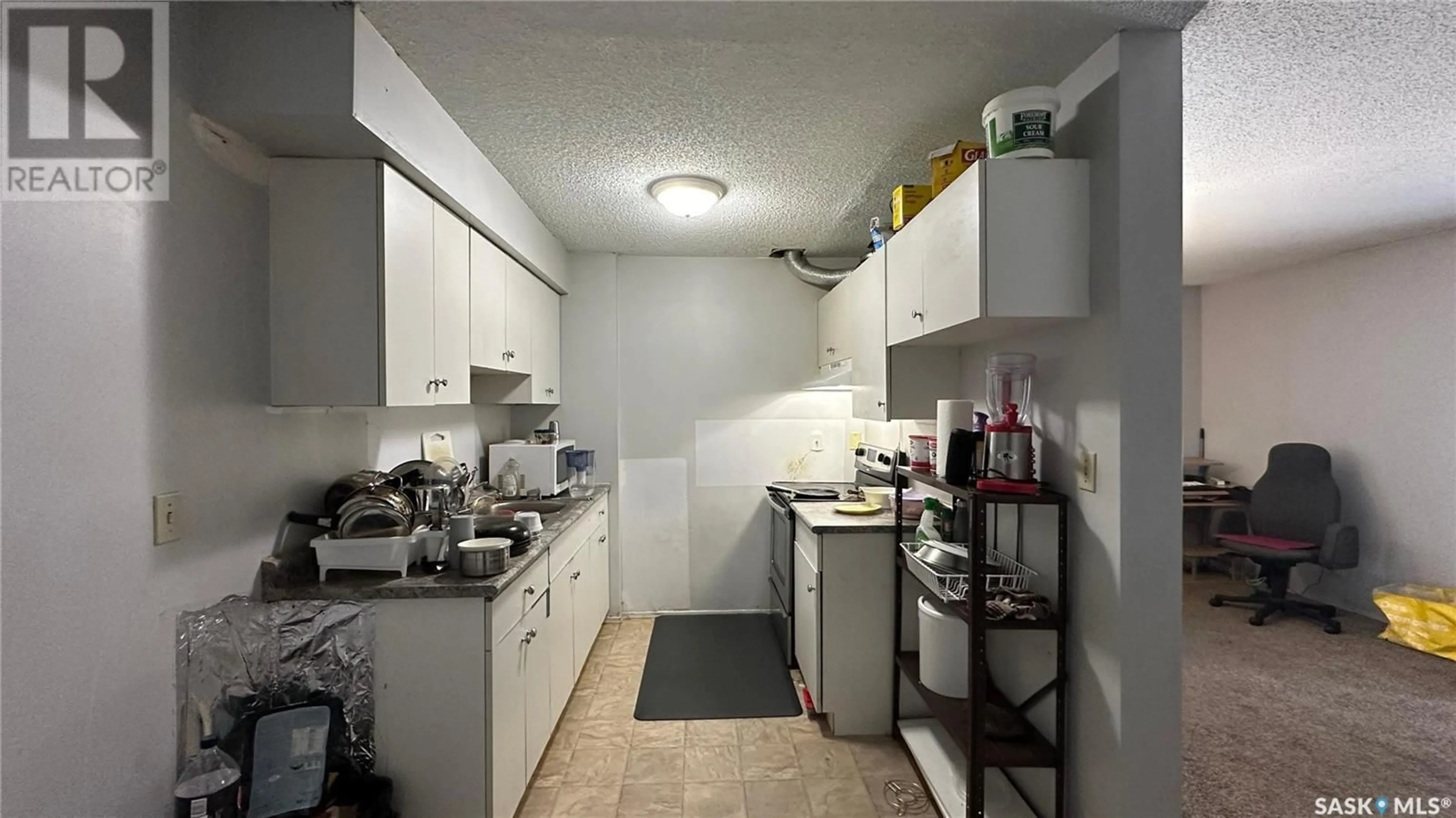 Standard kitchen for 4150 Castle ROAD, Regina Saskatchewan S4S6A4