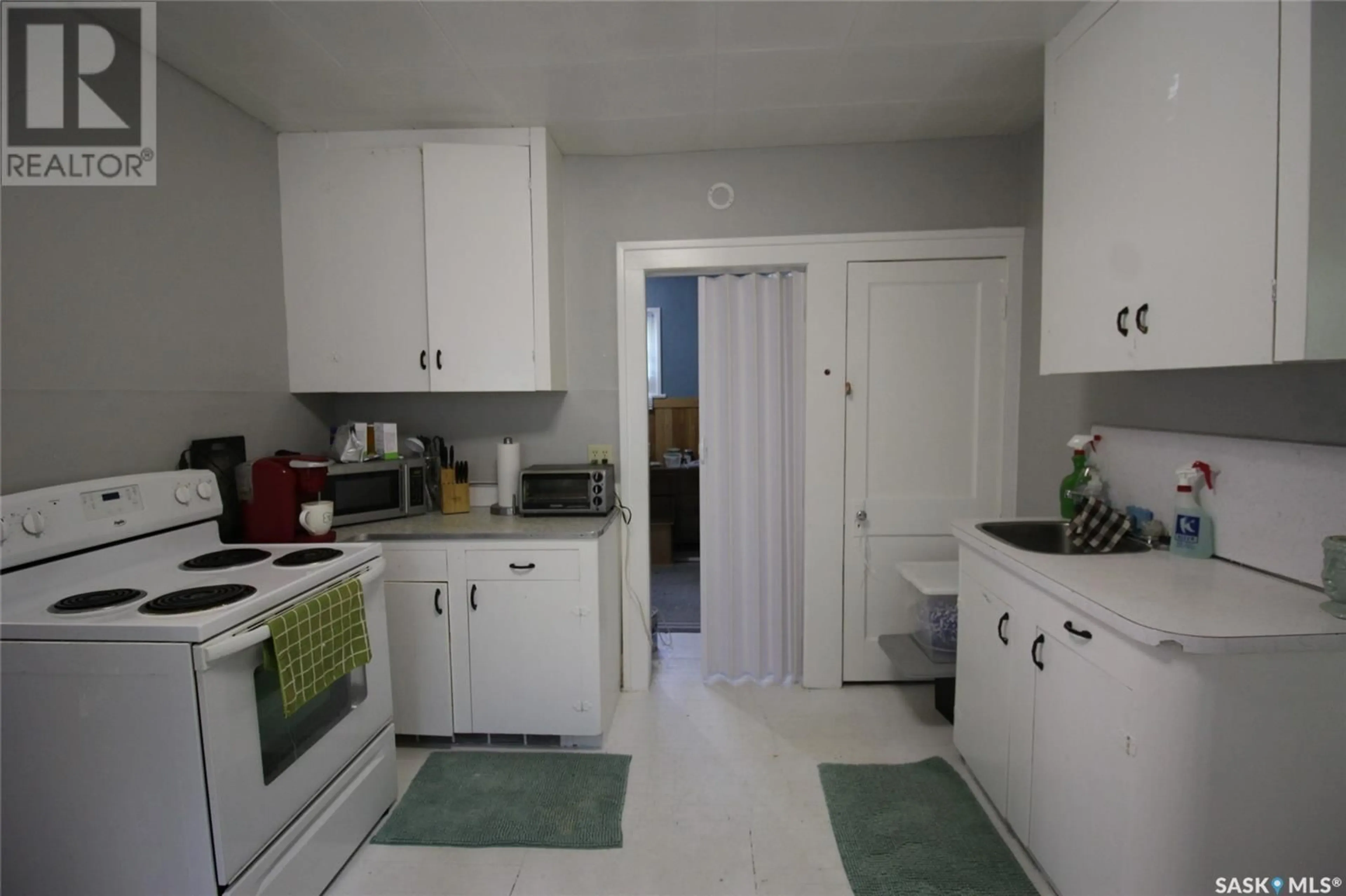 Standard kitchen for 279 2nd AVENUE E, Shaunavon Saskatchewan S0N2M0