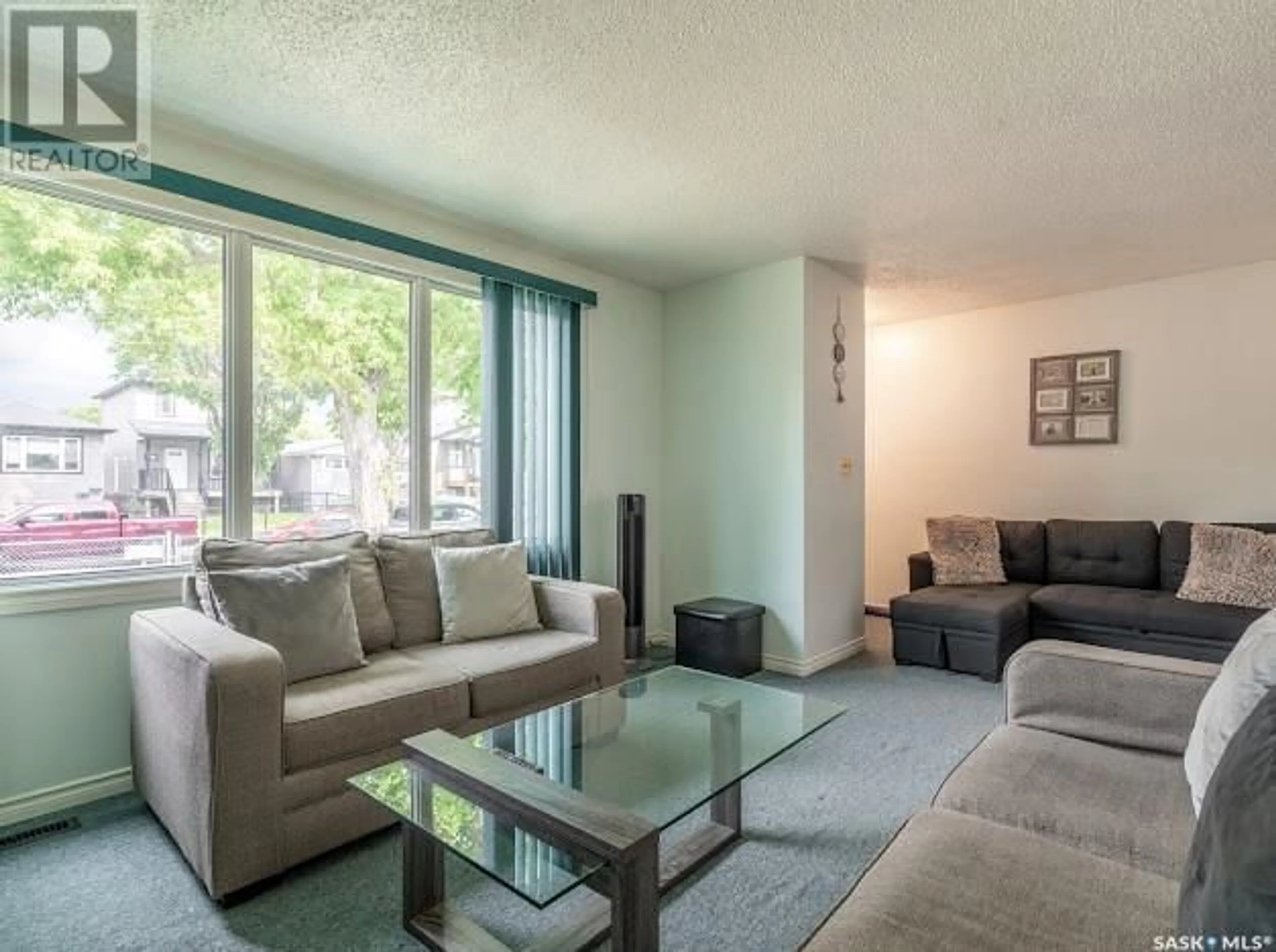 Living room for 364 Osler STREET, Regina Saskatchewan S4R1V6