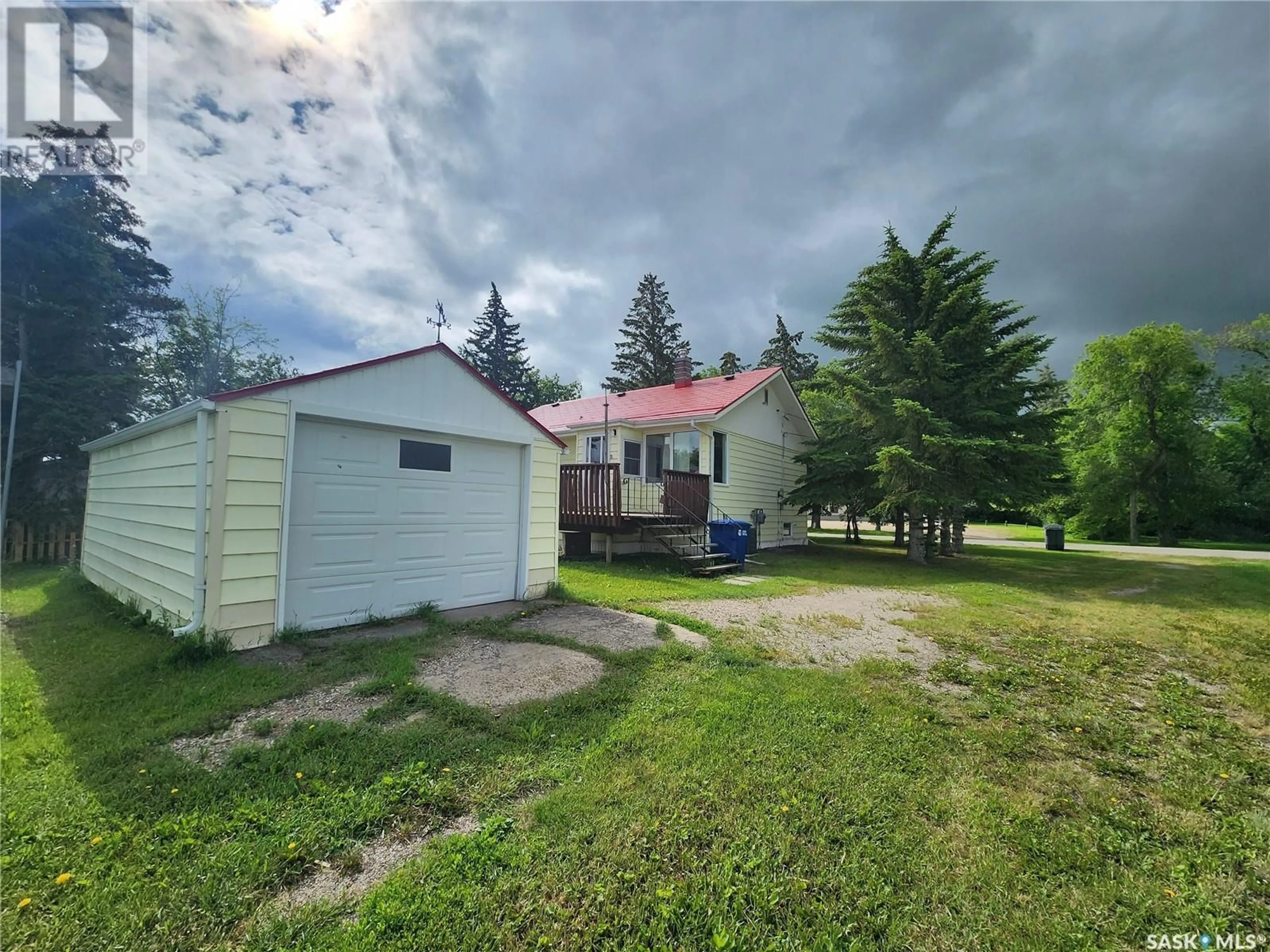 Outside view for 1304 Wolseley AVENUE, Grenfell Saskatchewan S0G2B0