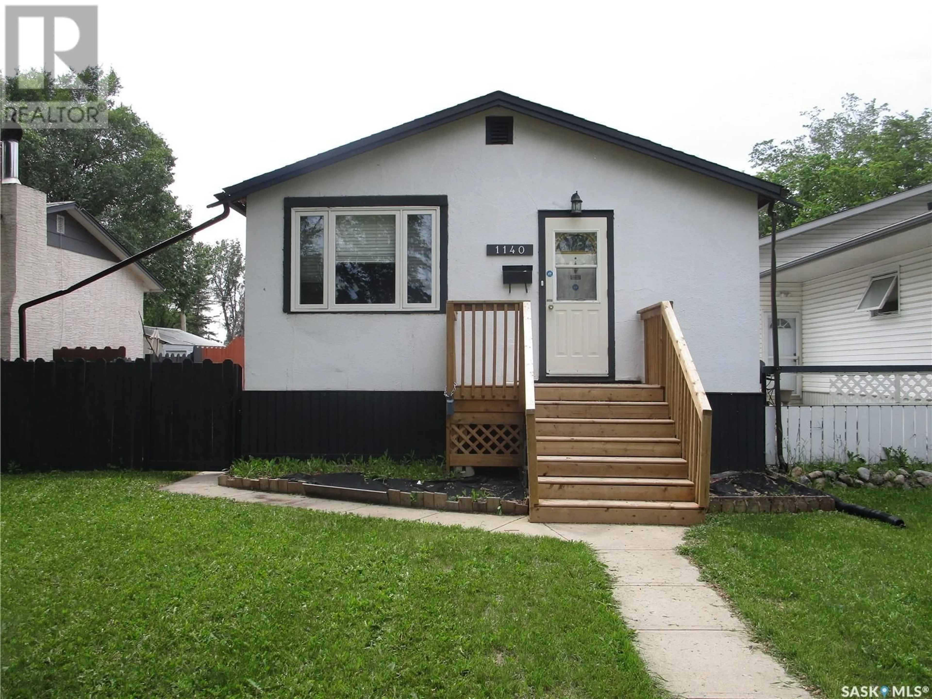 Frontside or backside of a home for 1140 Elliott STREET, Regina Saskatchewan S4N3E8