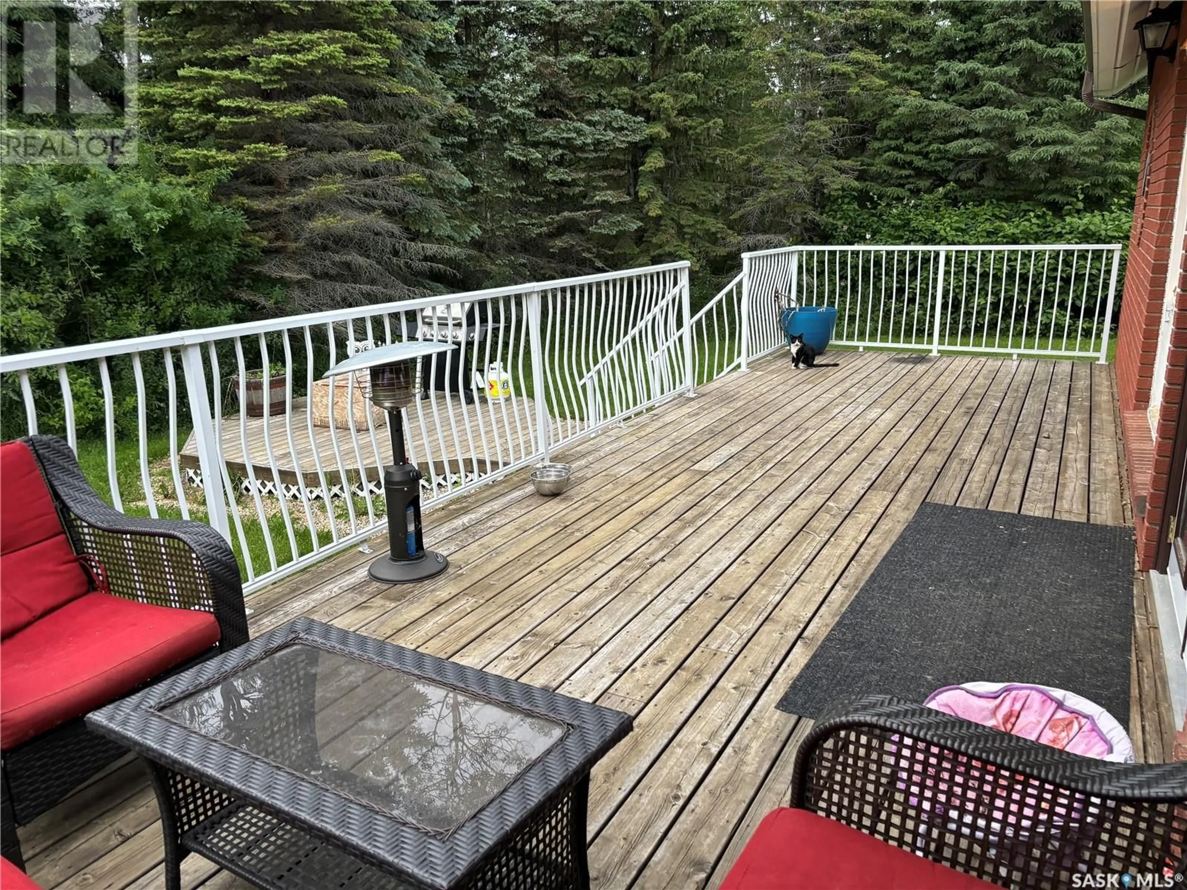 Patio for Emma Lake Acreage, Shellbrook Rm No. 493 Saskatchewan S0J1G0