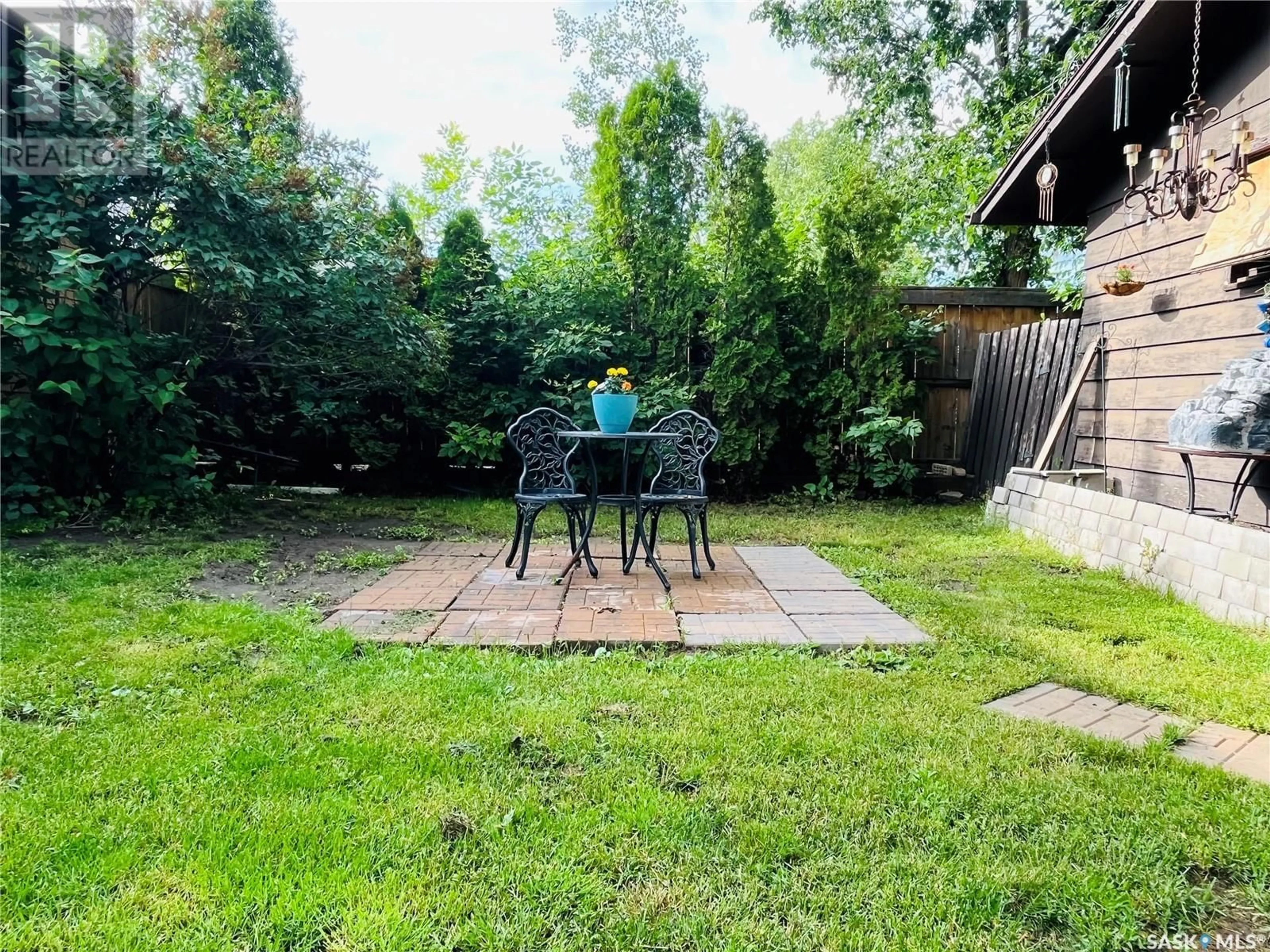 Patio, forest/trees view for 724 4TH STREET, Shaunavon Saskatchewan S0N2M0