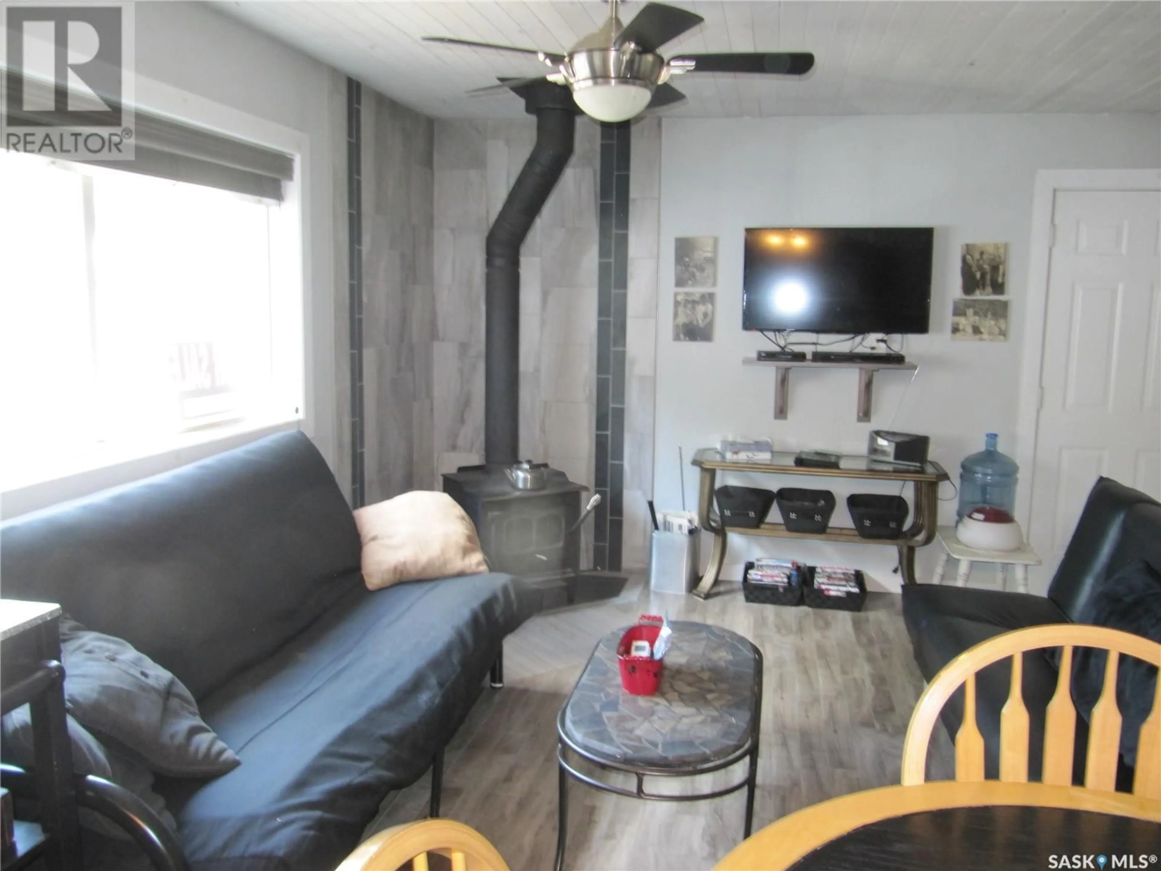 Living room for 20 Waino's Road Kivimaa-Moonlight Bay, Turtle Lake Saskatchewan S0M1J0