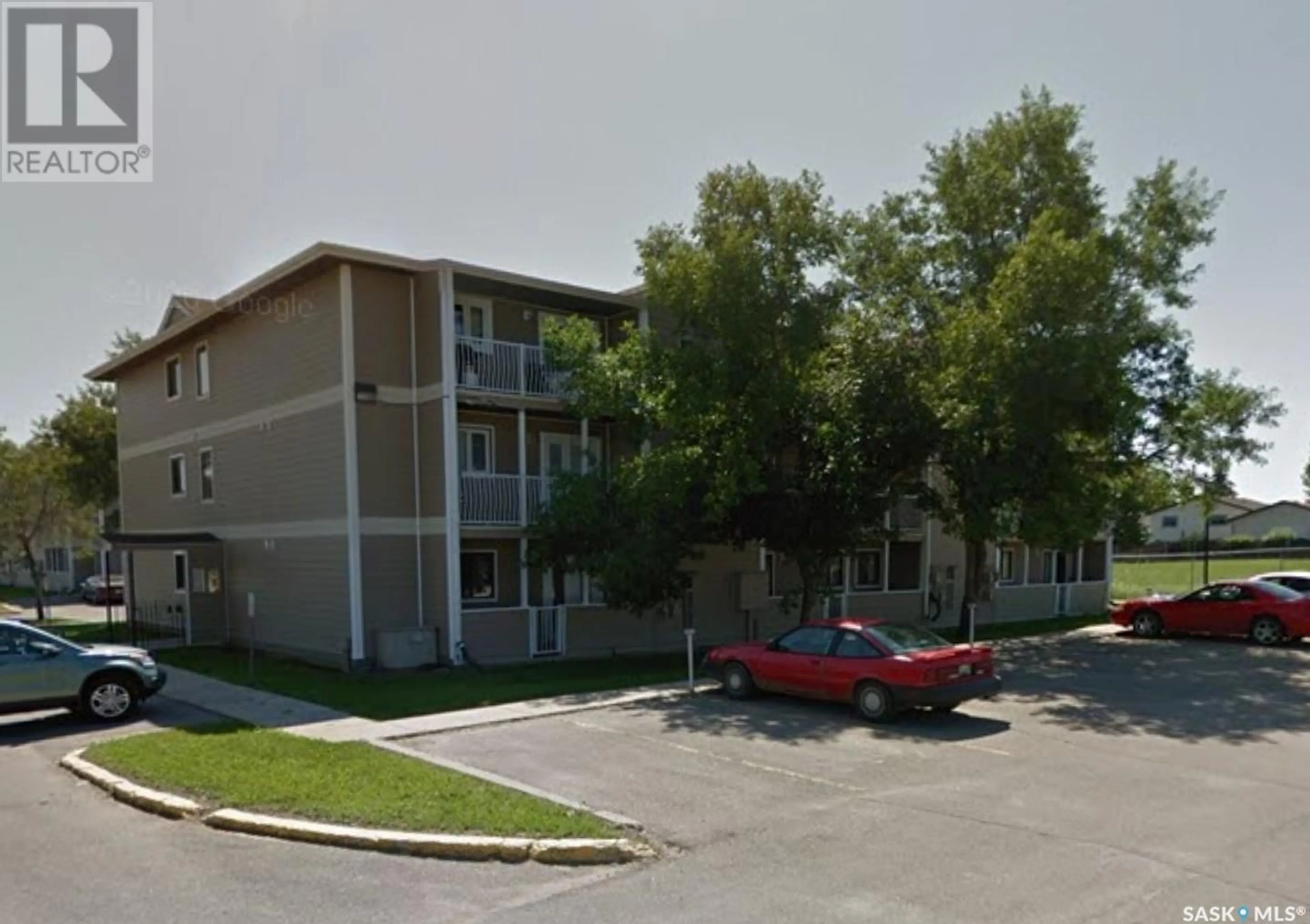A pic from exterior of the house or condo for 5 6595 Rochdale BOULEVARD, Regina Saskatchewan S4X2Z1
