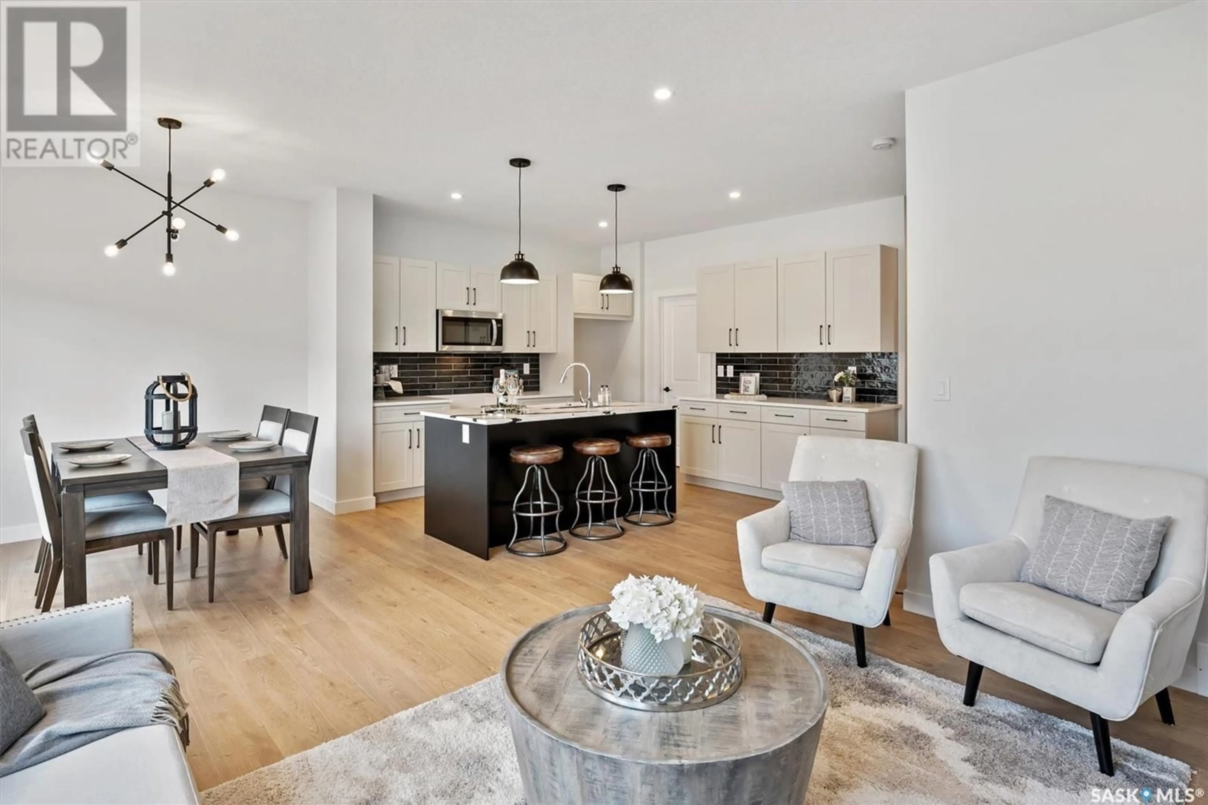 Contemporary kitchen for 135 Prasad UNION, Saskatoon Saskatchewan S7V1L5