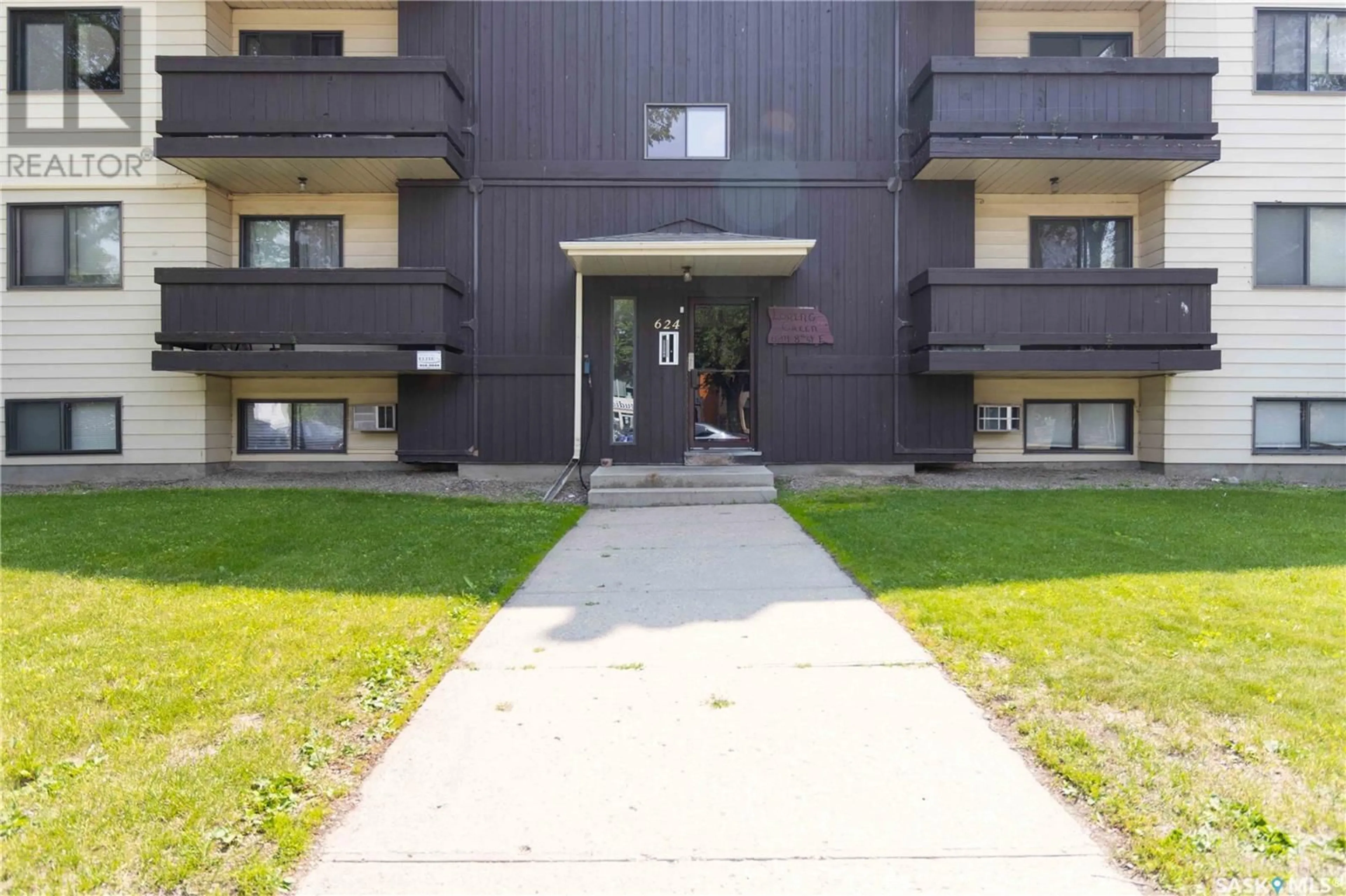 A pic from exterior of the house or condo for 404 624 8th STREET E, Saskatoon Saskatchewan S7H0R2