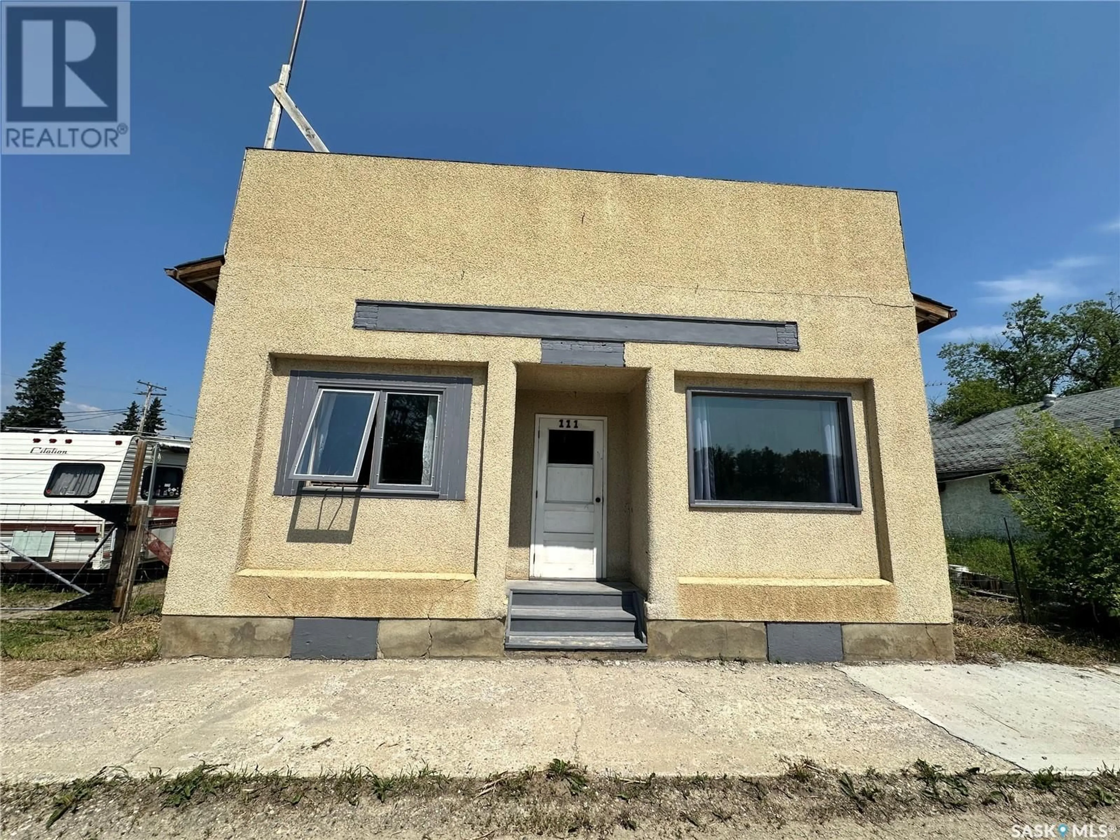 Outside view for 111 1st AVENUE, Medstead Saskatchewan S0M1W0