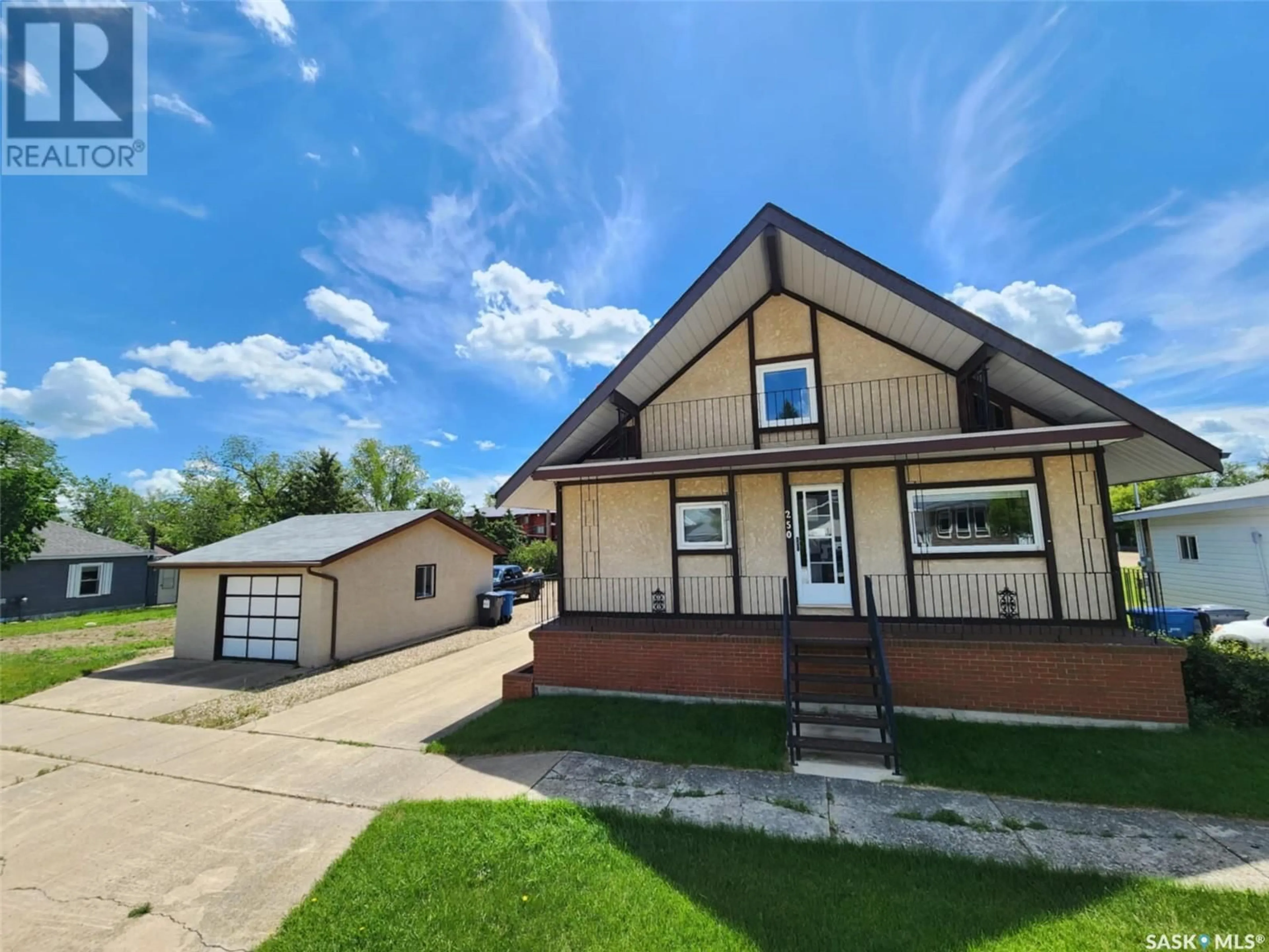 Frontside or backside of a home for 250 3rd AVENUE E, Gravelbourg Saskatchewan S0H1X0