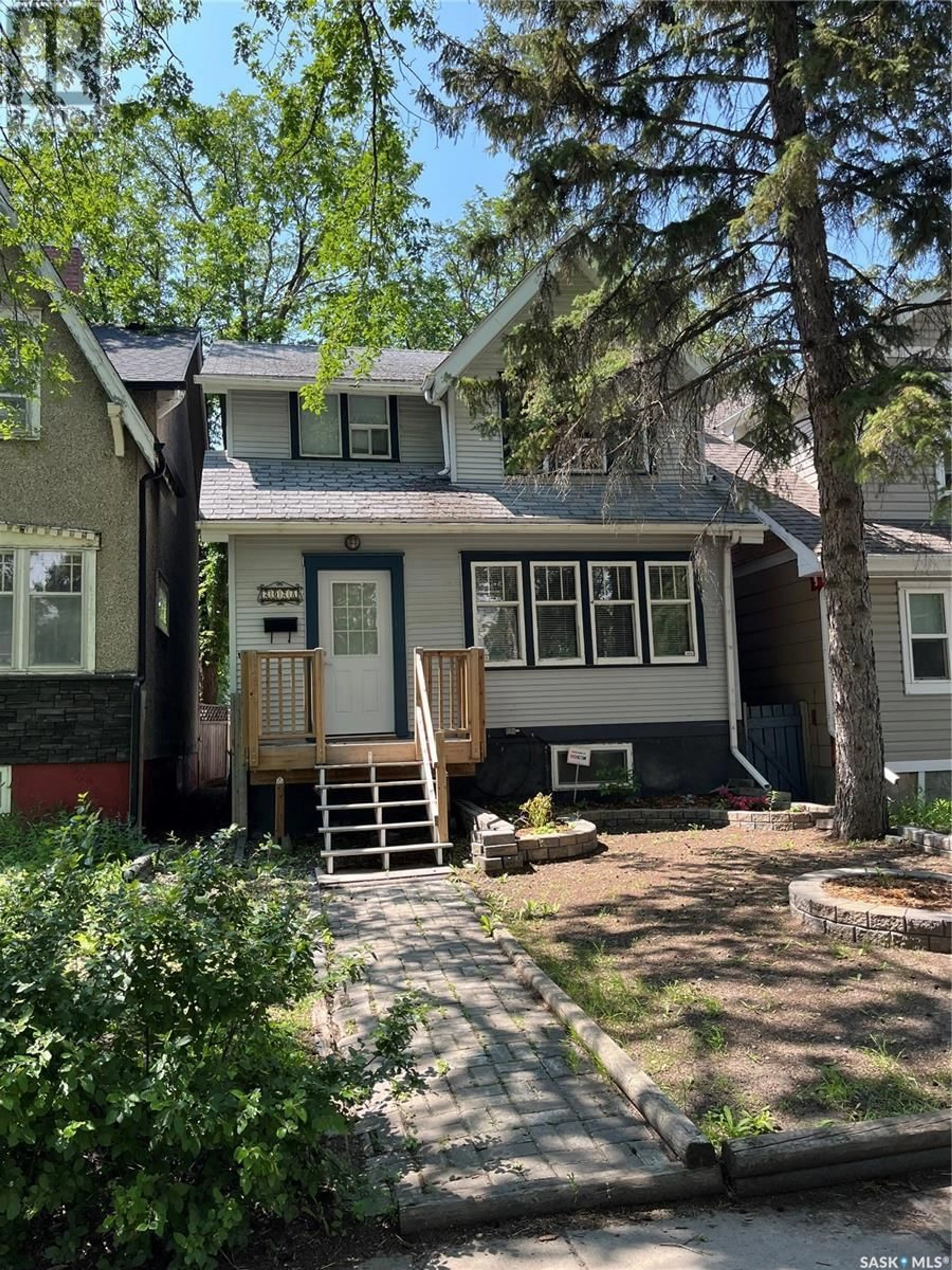 Frontside or backside of a home for 2028 Elphinstone STREET, Regina Saskatchewan S4T3N4