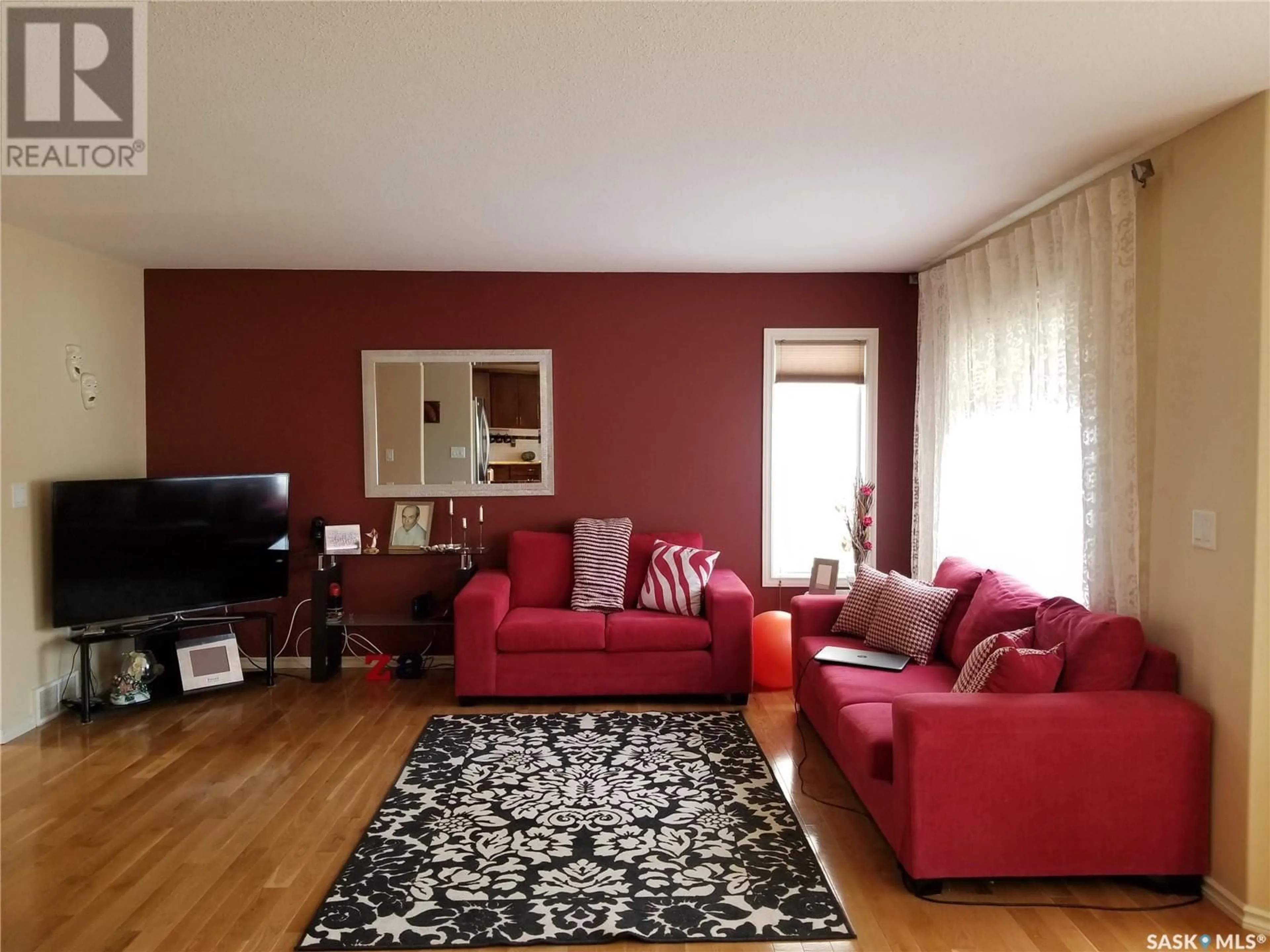 Living room for 2319 Riverbend CRESCENT, Regina Saskatchewan S4V1G5