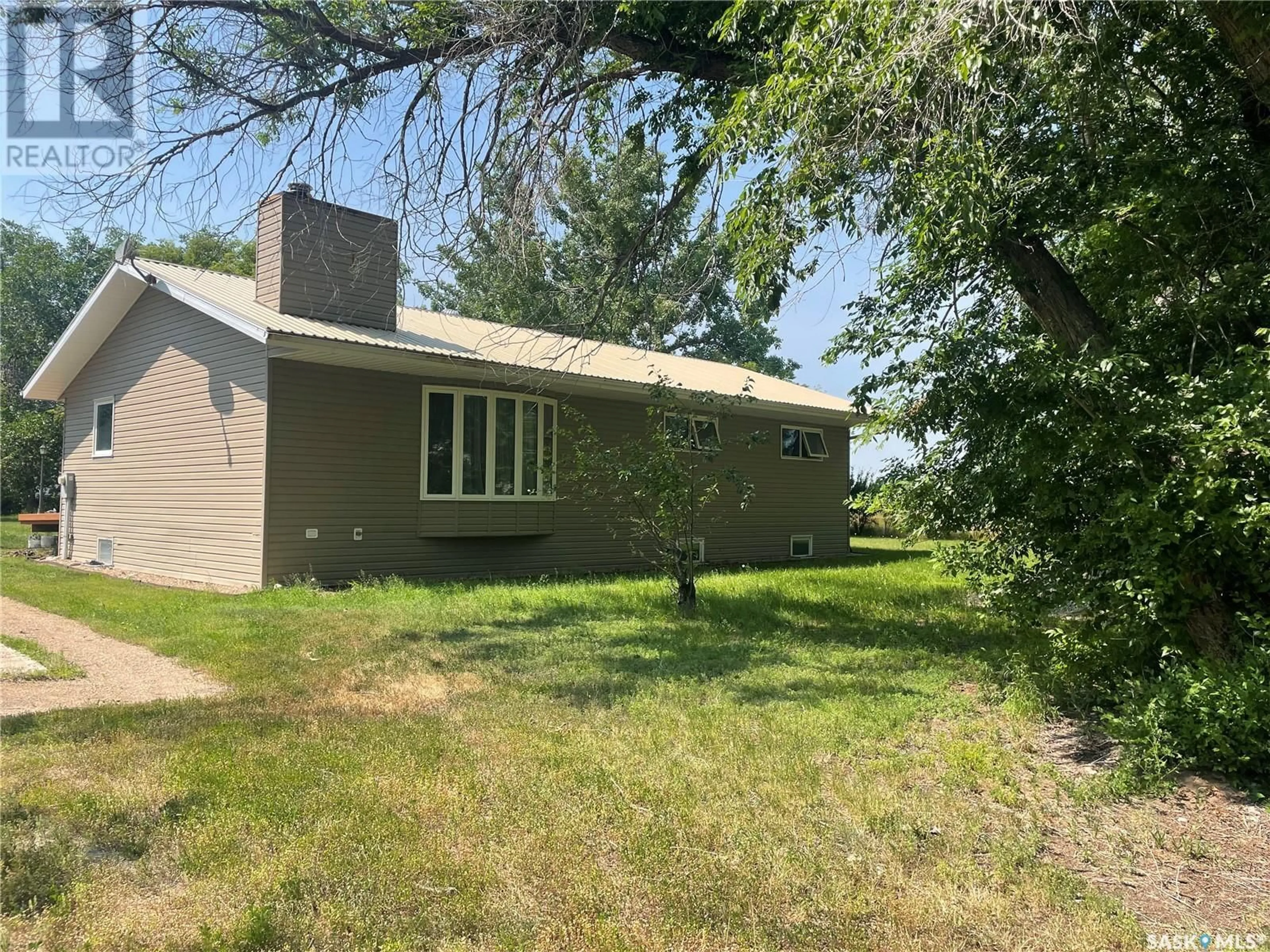 Frontside or backside of a home for 622 6th STREET, Chaplin Saskatchewan S0H0V0