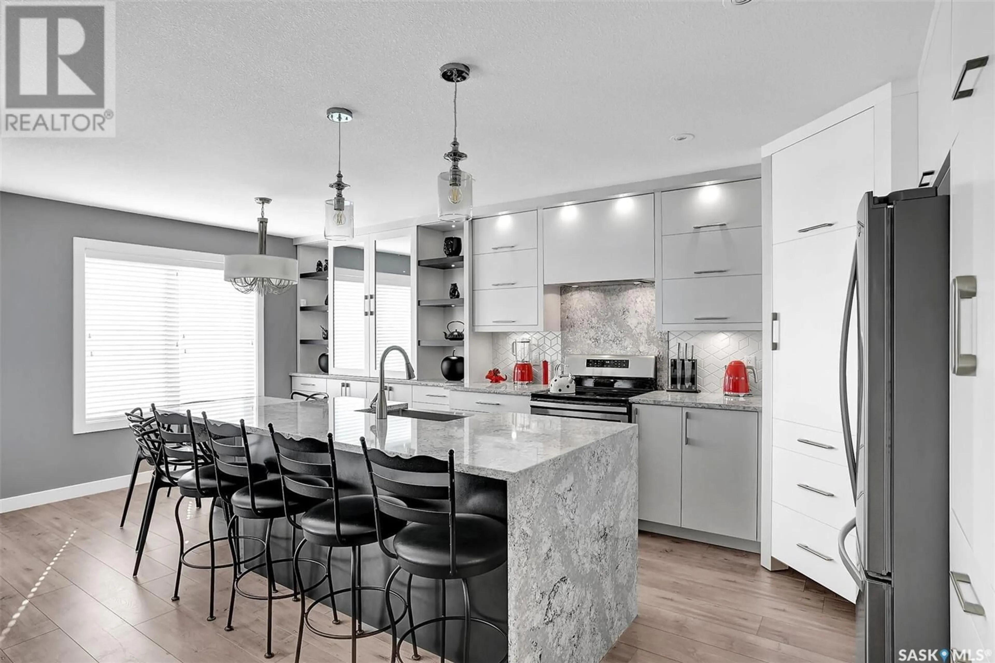 Contemporary kitchen for 2457 Saunders CRESCENT, Regina Saskatchewan S4X0N8