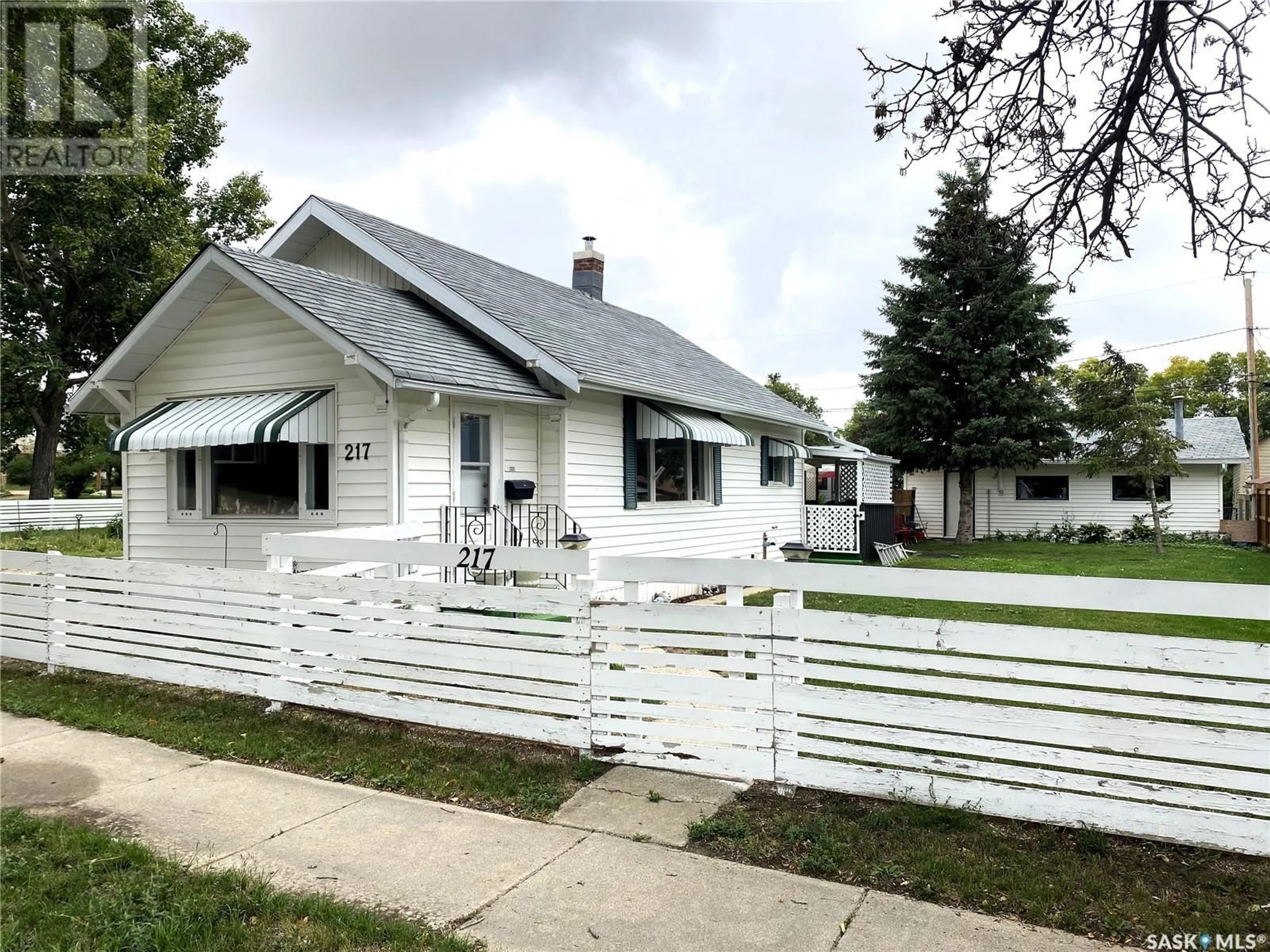 Frontside or backside of a home for 217 Centre STREET, Milden Saskatchewan S0L2L0