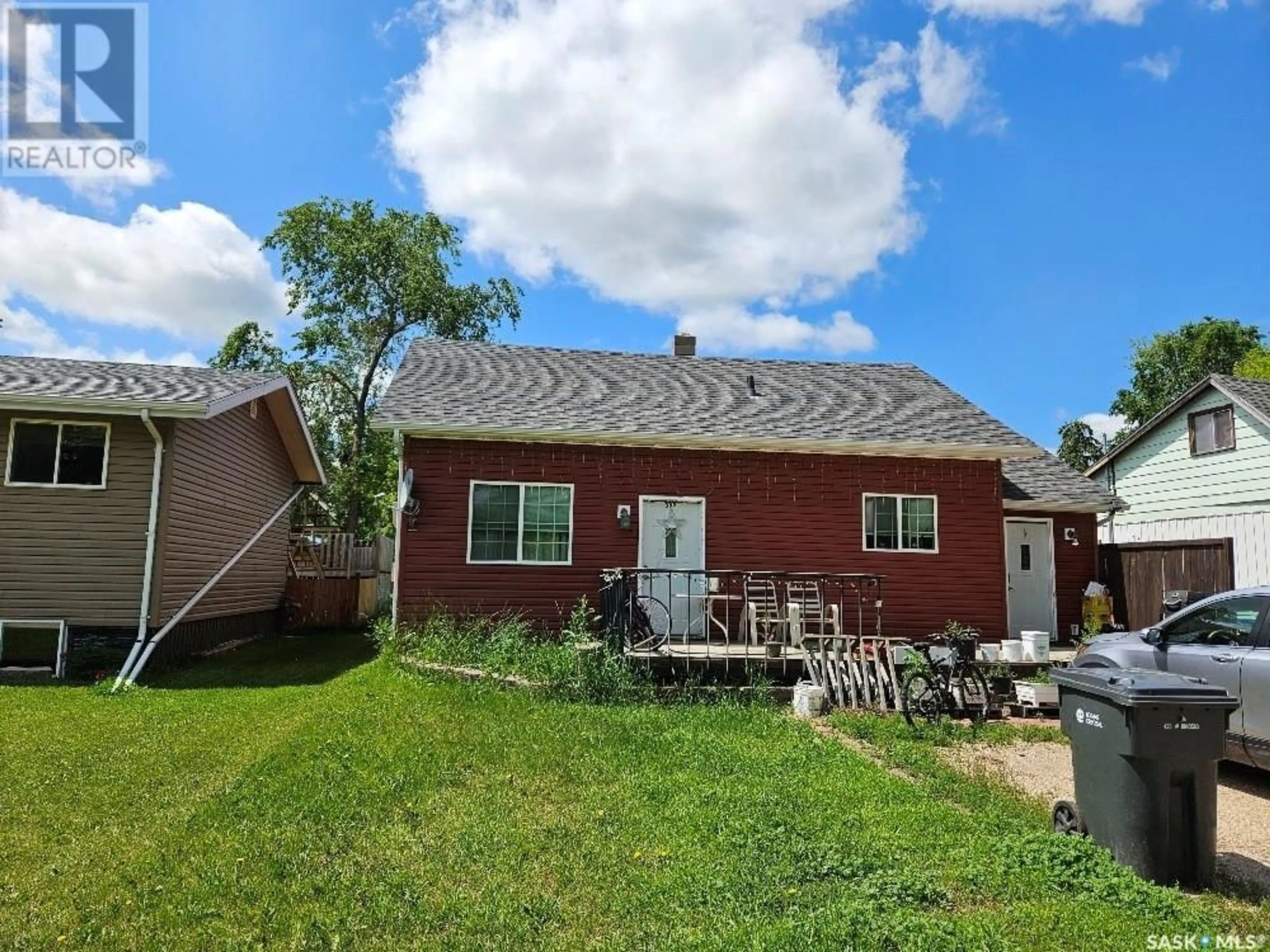 Frontside or backside of a home for 308 4th STREET W, Carlyle Saskatchewan S0C0R0