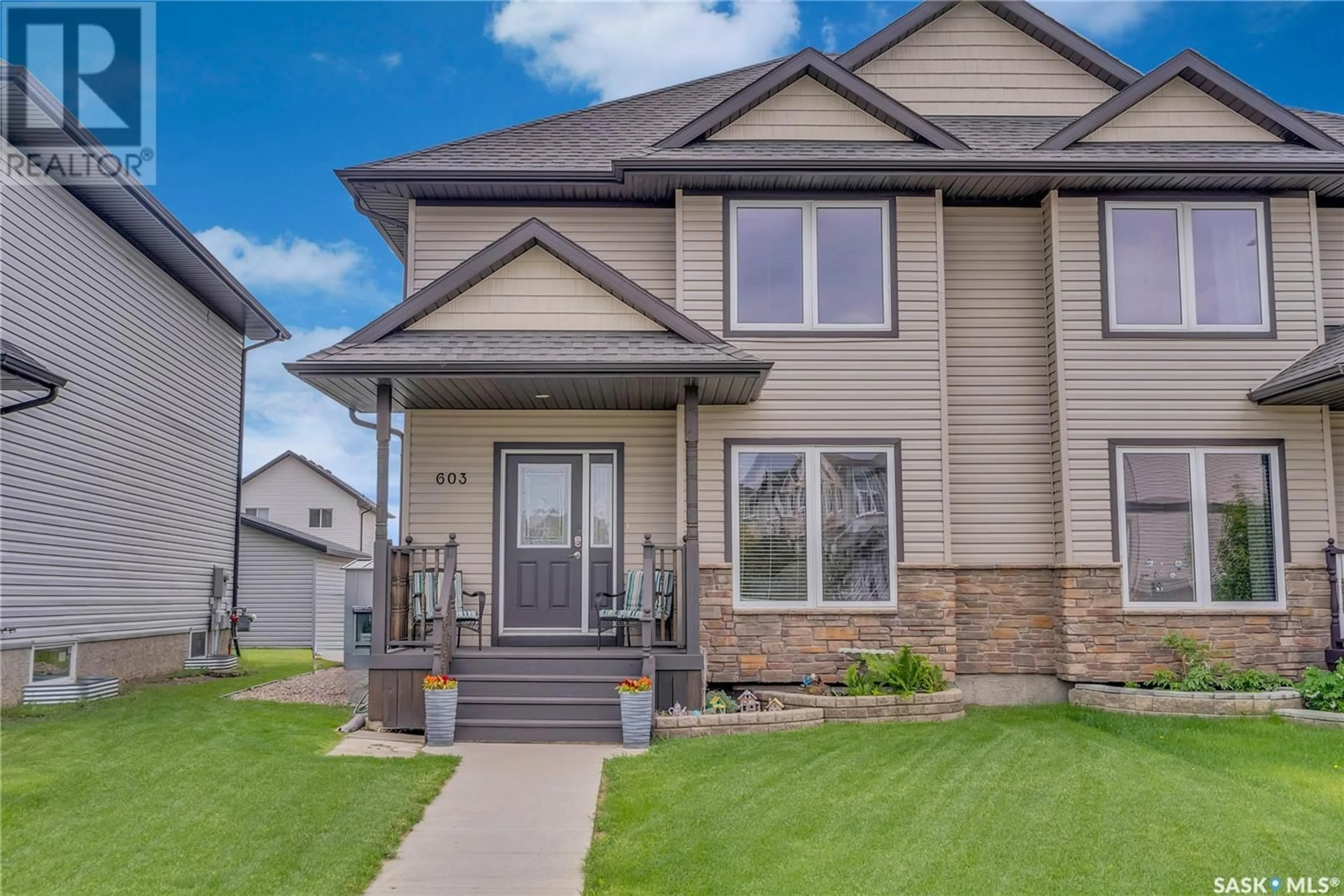 A pic from exterior of the house or condo for 603 Coad CRESCENT, Saskatoon Saskatchewan S7R0A8