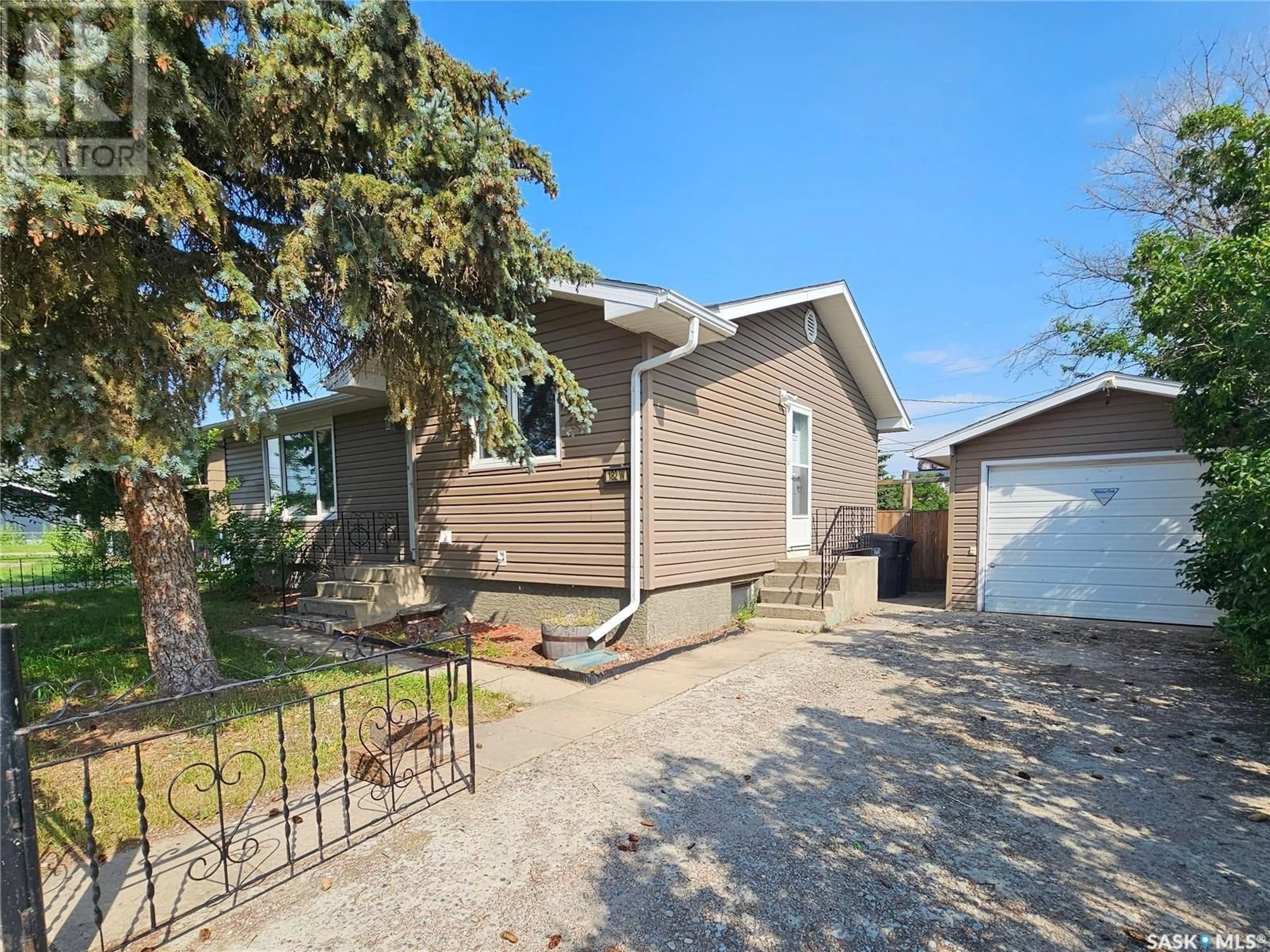 Frontside or backside of a home for 182 20th STREET, Battleford Saskatchewan S0M0E0