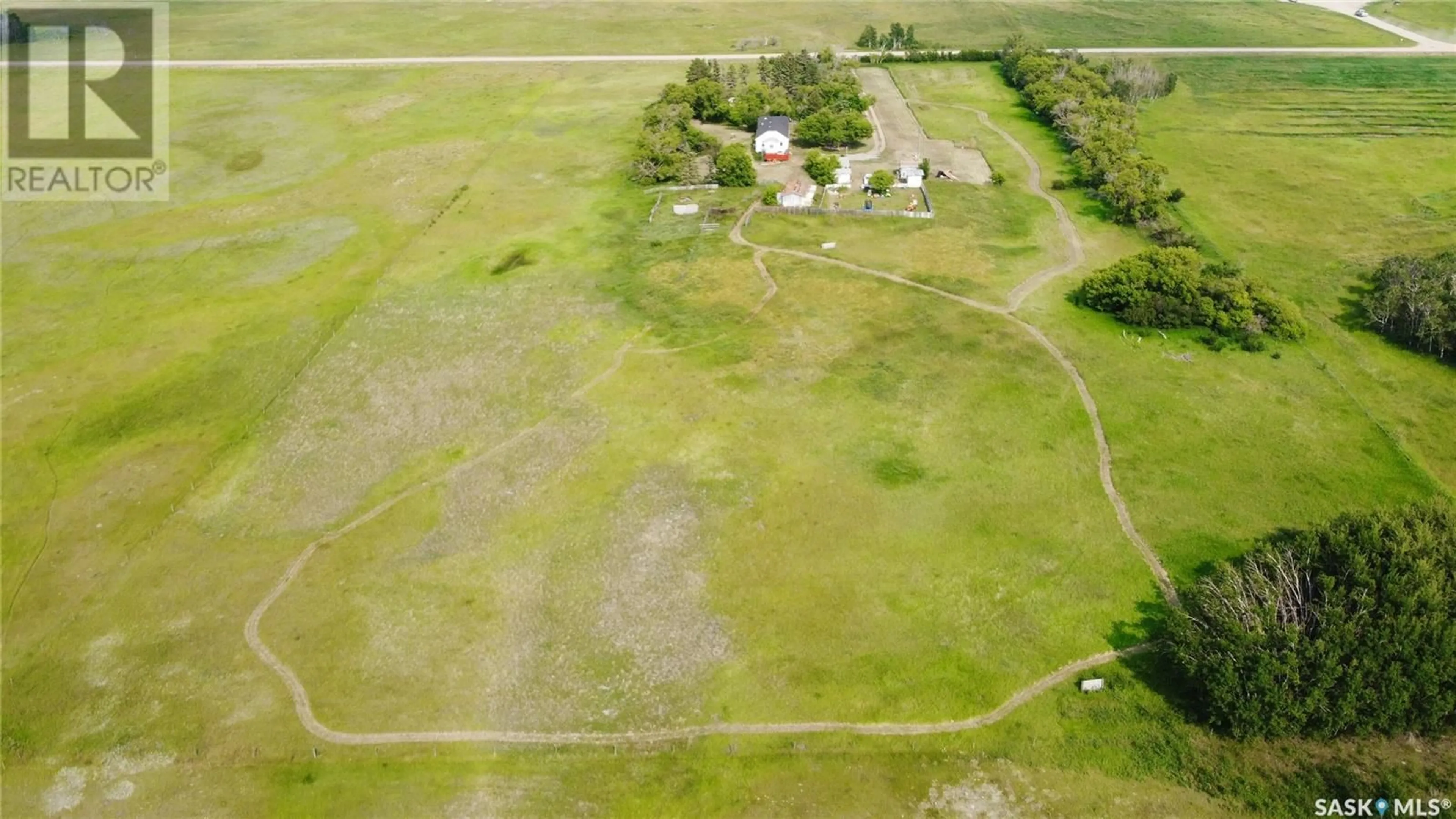 Fenced yard for Regina Beach Acreage, Lumsden Rm No. 189 Saskatchewan S0G4C0