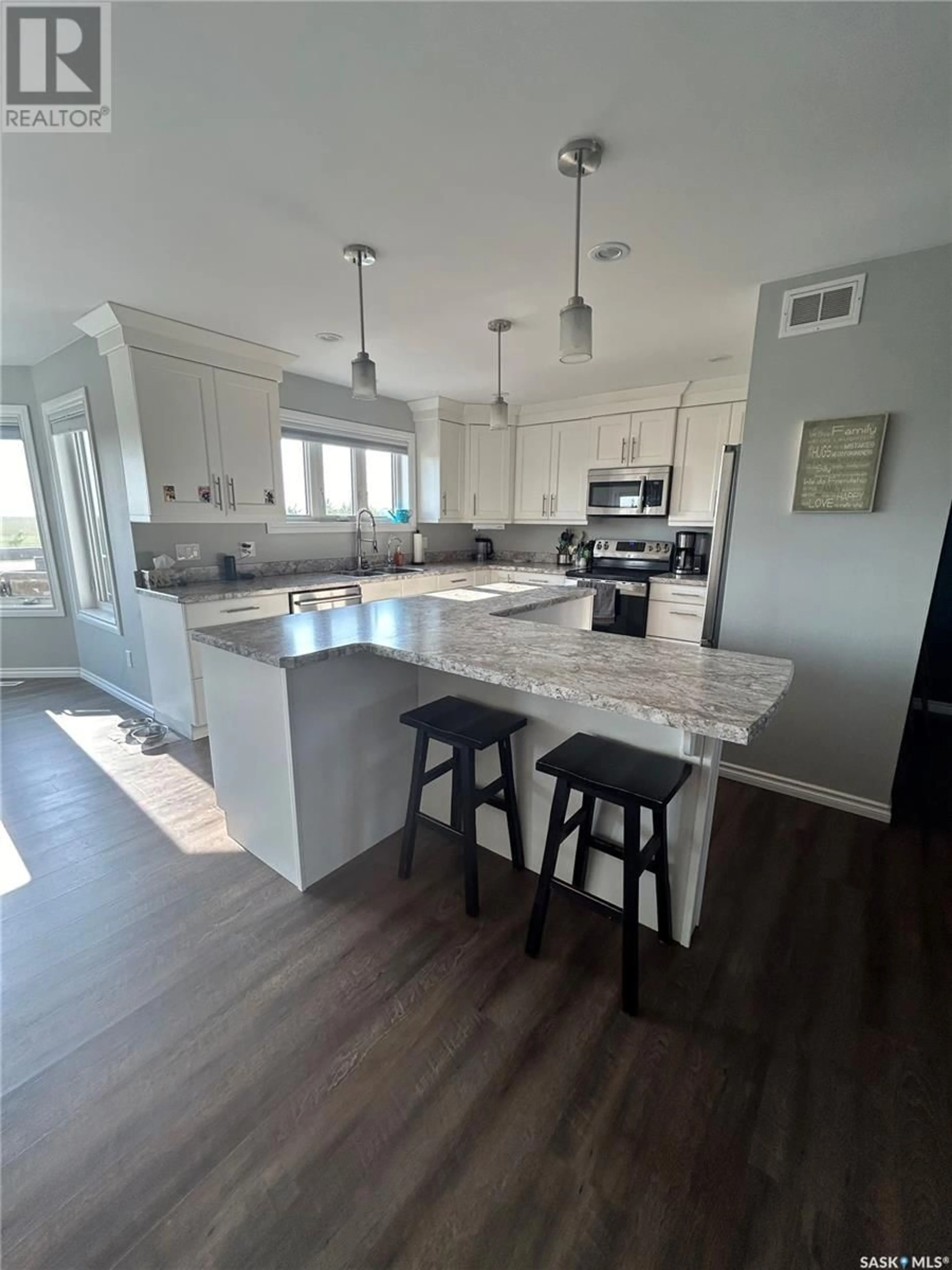 Contemporary kitchen for Blanchette Acreage, Estevan Rm No. 5 Saskatchewan S4A2A2