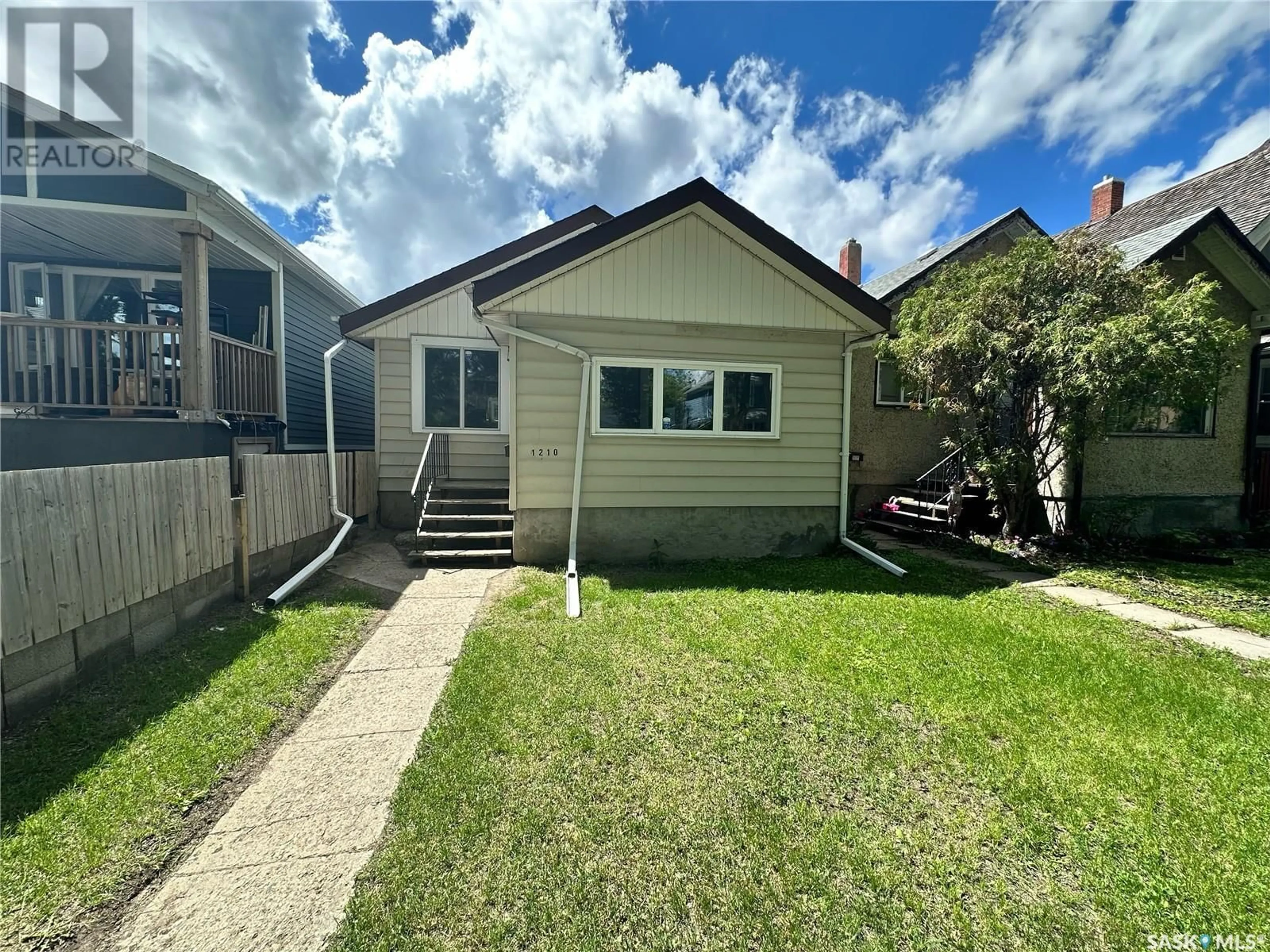 Frontside or backside of a home for 1210 Robinson STREET, Regina Saskatchewan S4T2N2