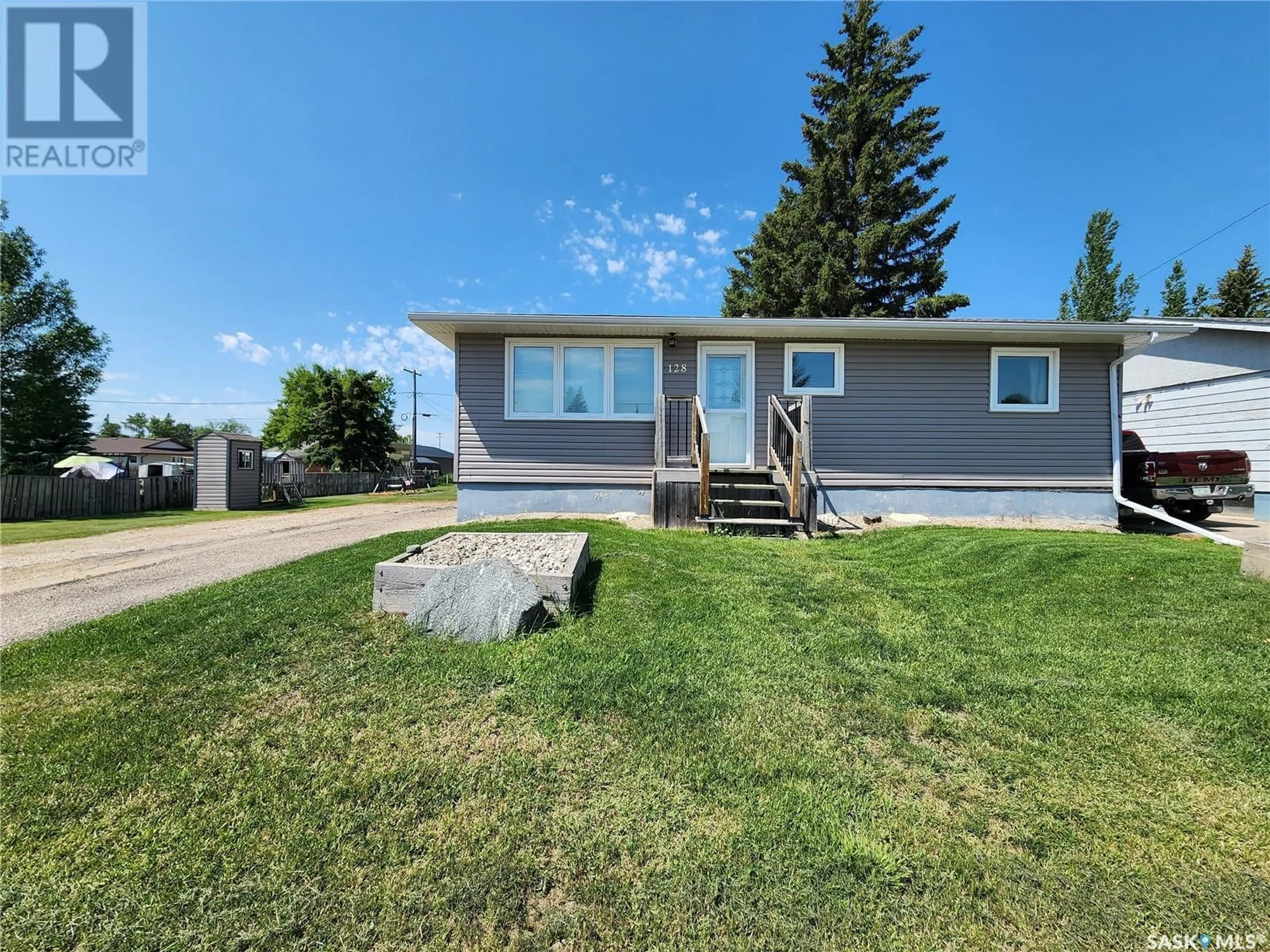 Frontside or backside of a home for 128 1St AVENUE E, Montmartre Saskatchewan S0G3M0