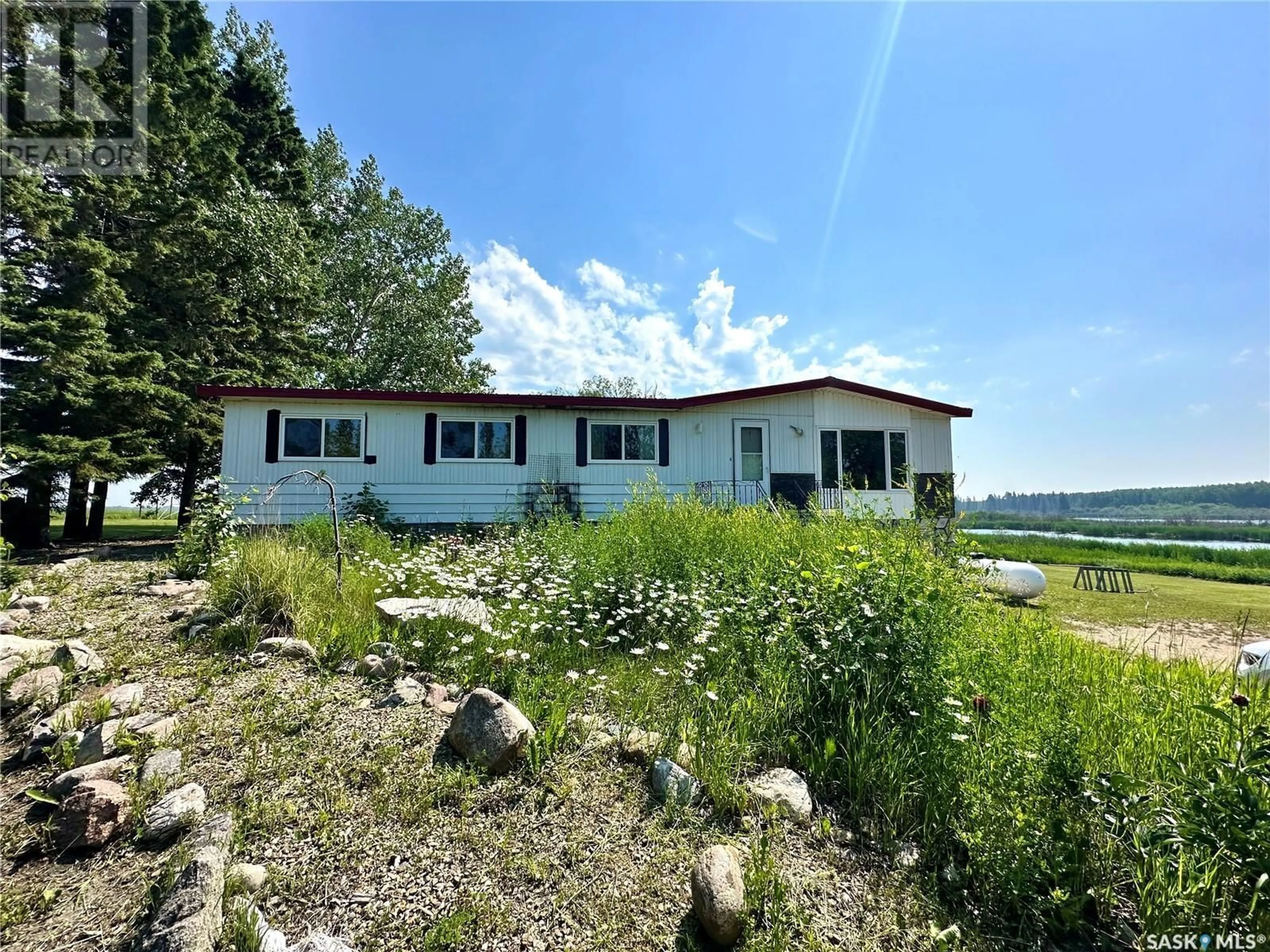 Cottage for 27 acre Acreage RM of Parkdale-Glaslyn, Parkdale Rm No. 498 Saskatchewan S0M0Y0