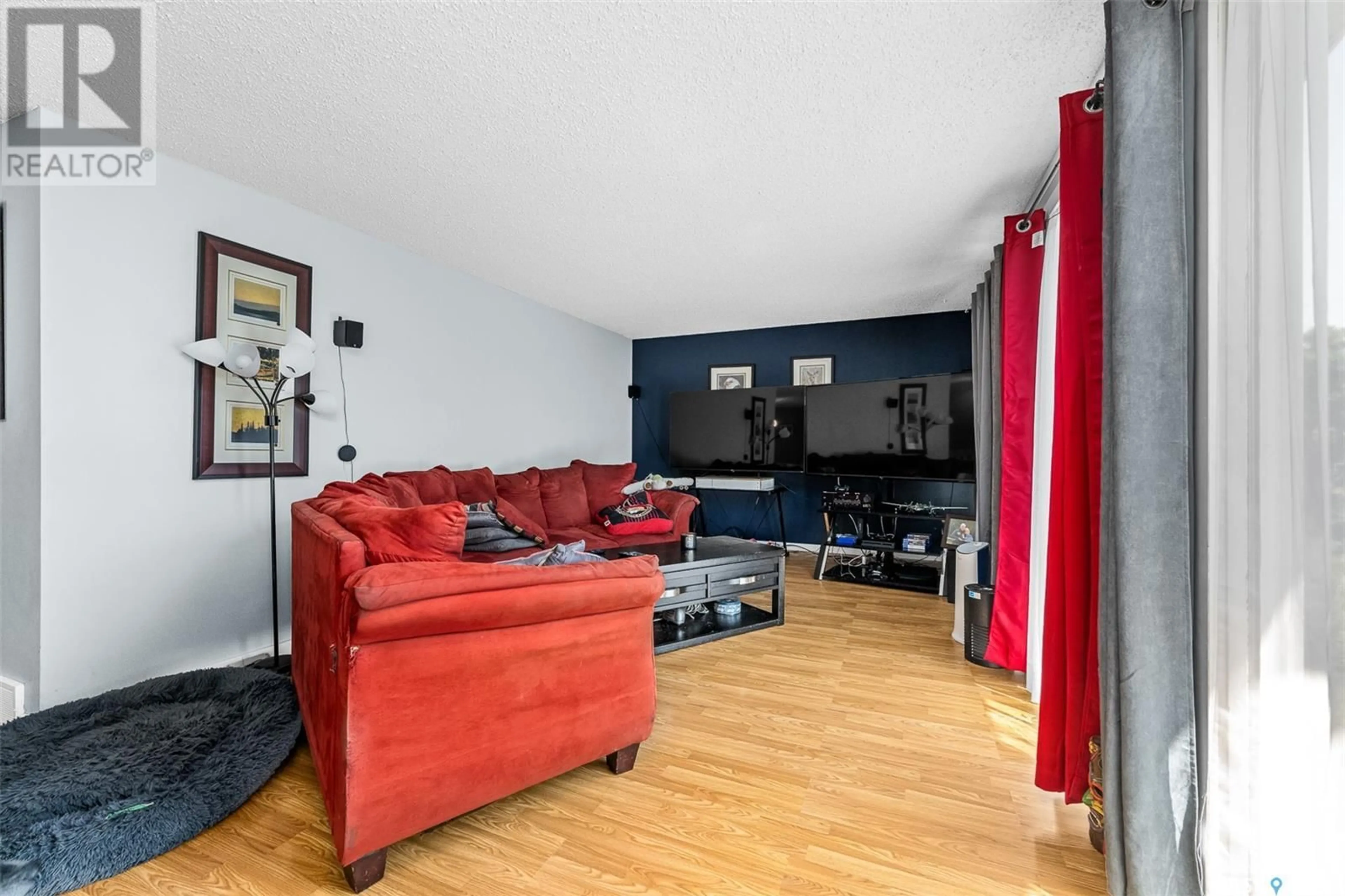Living room for 1430 Hochelaga STREET W, Moose Jaw Saskatchewan S6H6G5