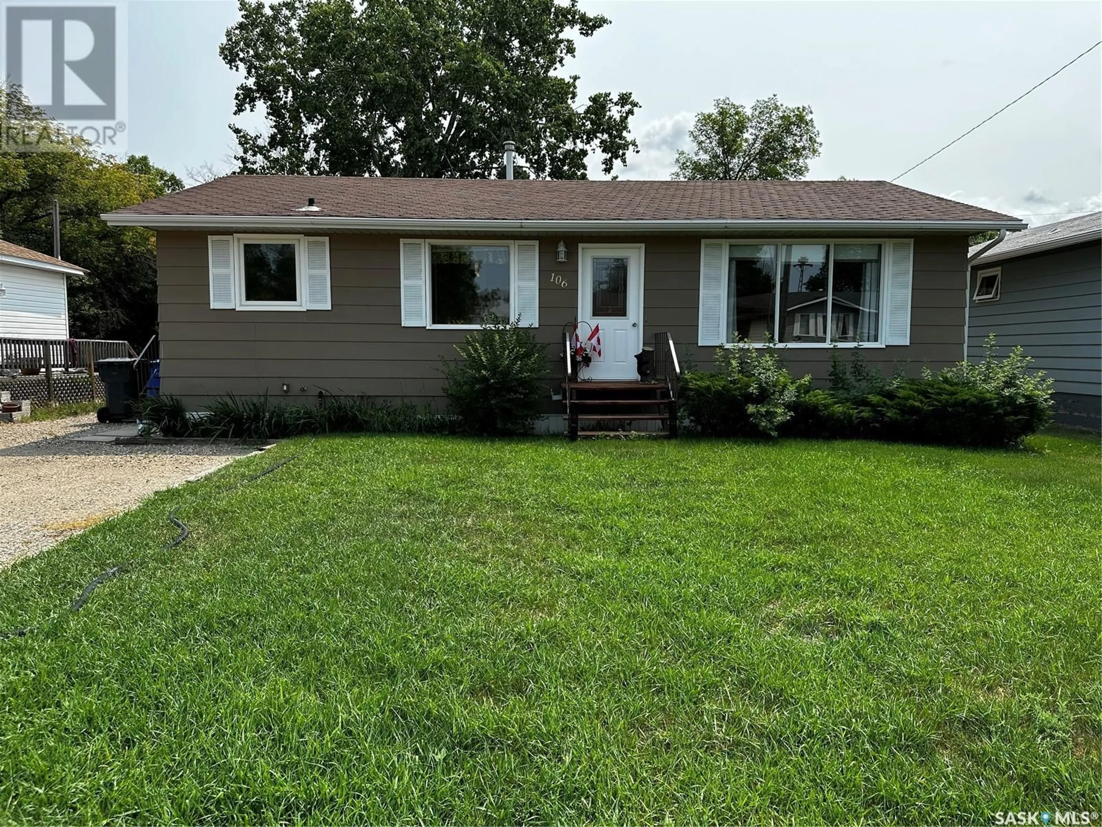 Frontside or backside of a home for 106 2nd AVENUE E, Lampman Saskatchewan S0C1N0