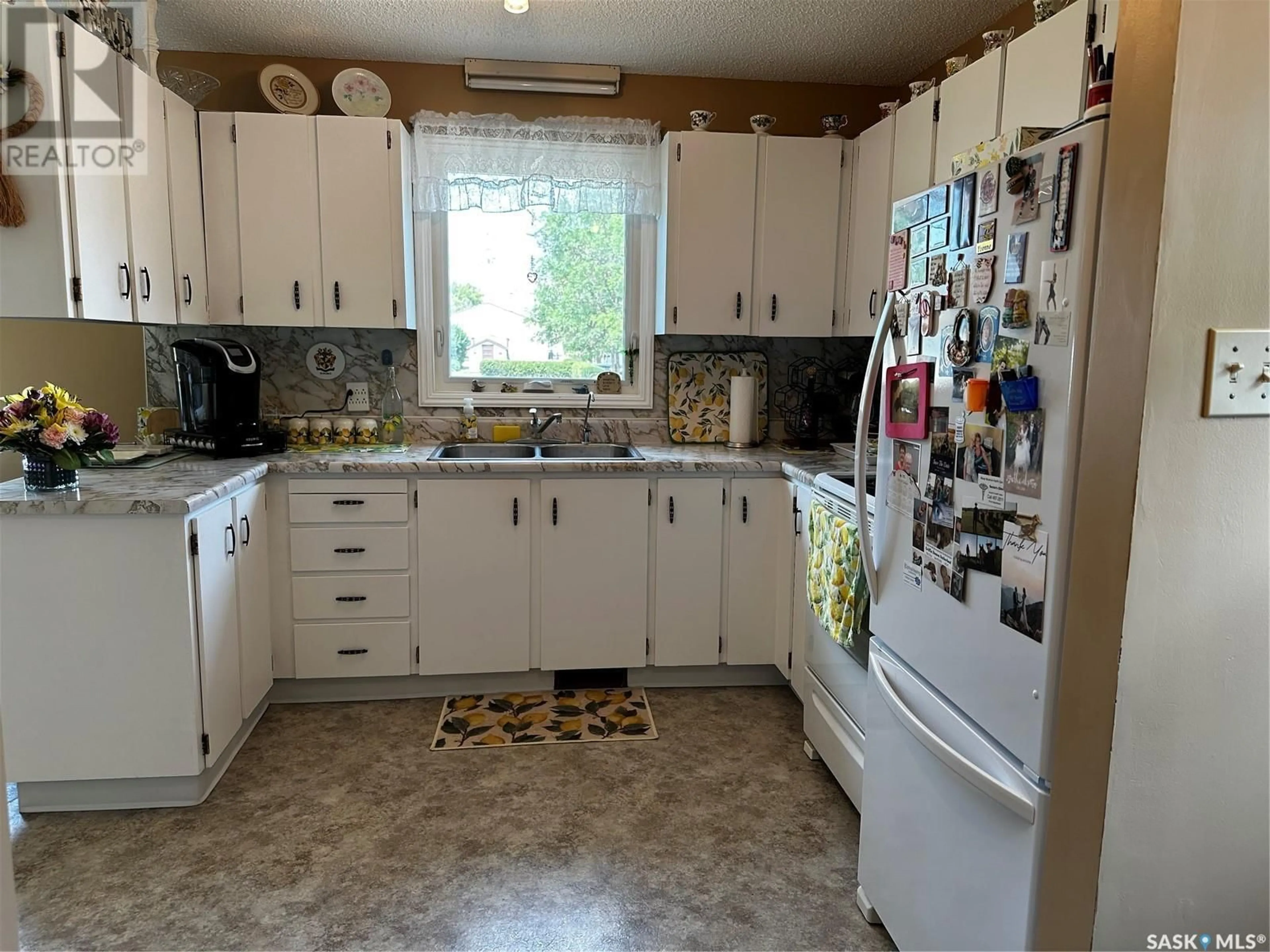 Kitchen for 106 2nd AVENUE E, Lampman Saskatchewan S0C1N0