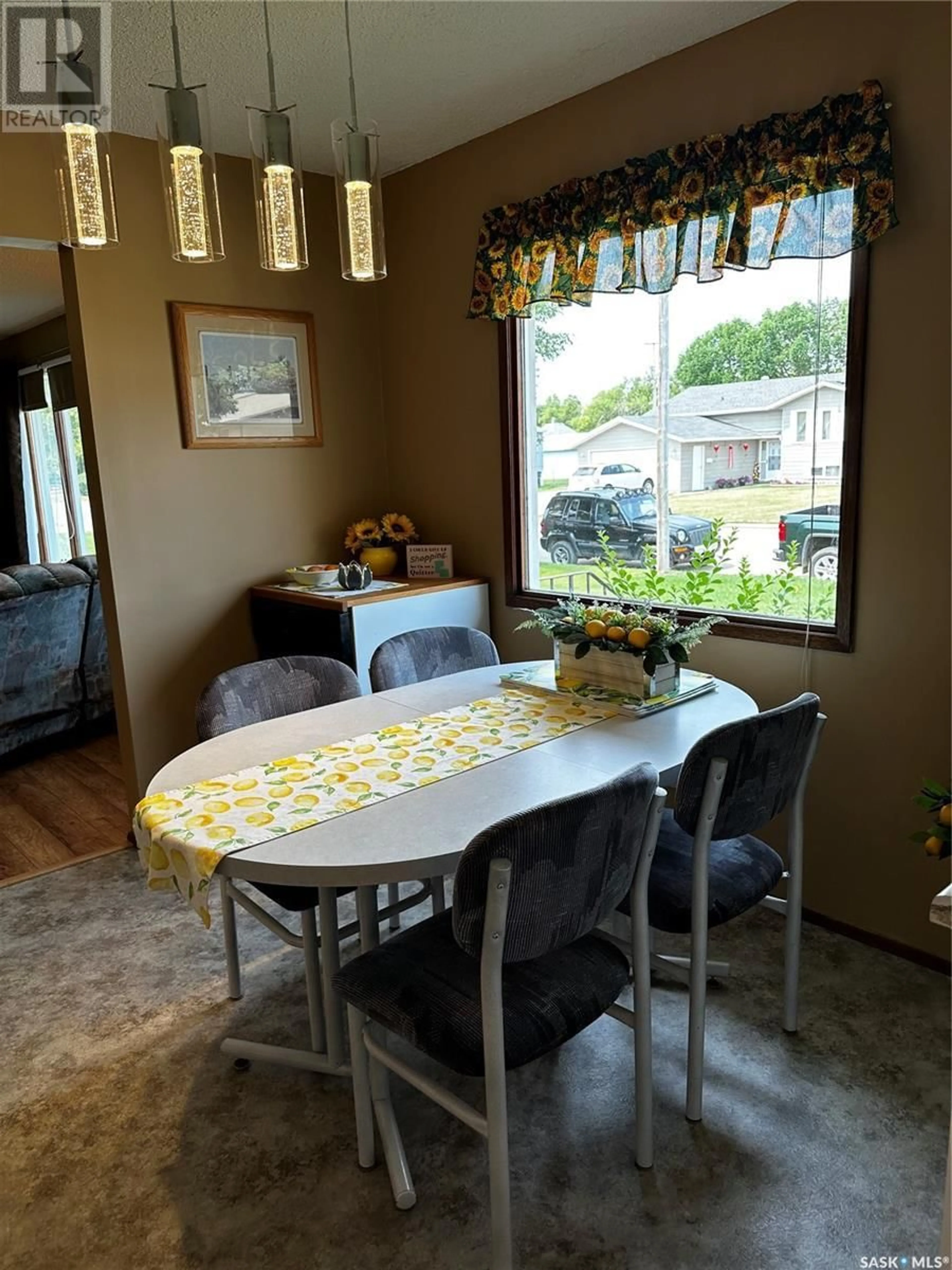 Dining room for 106 2nd AVENUE E, Lampman Saskatchewan S0C1N0