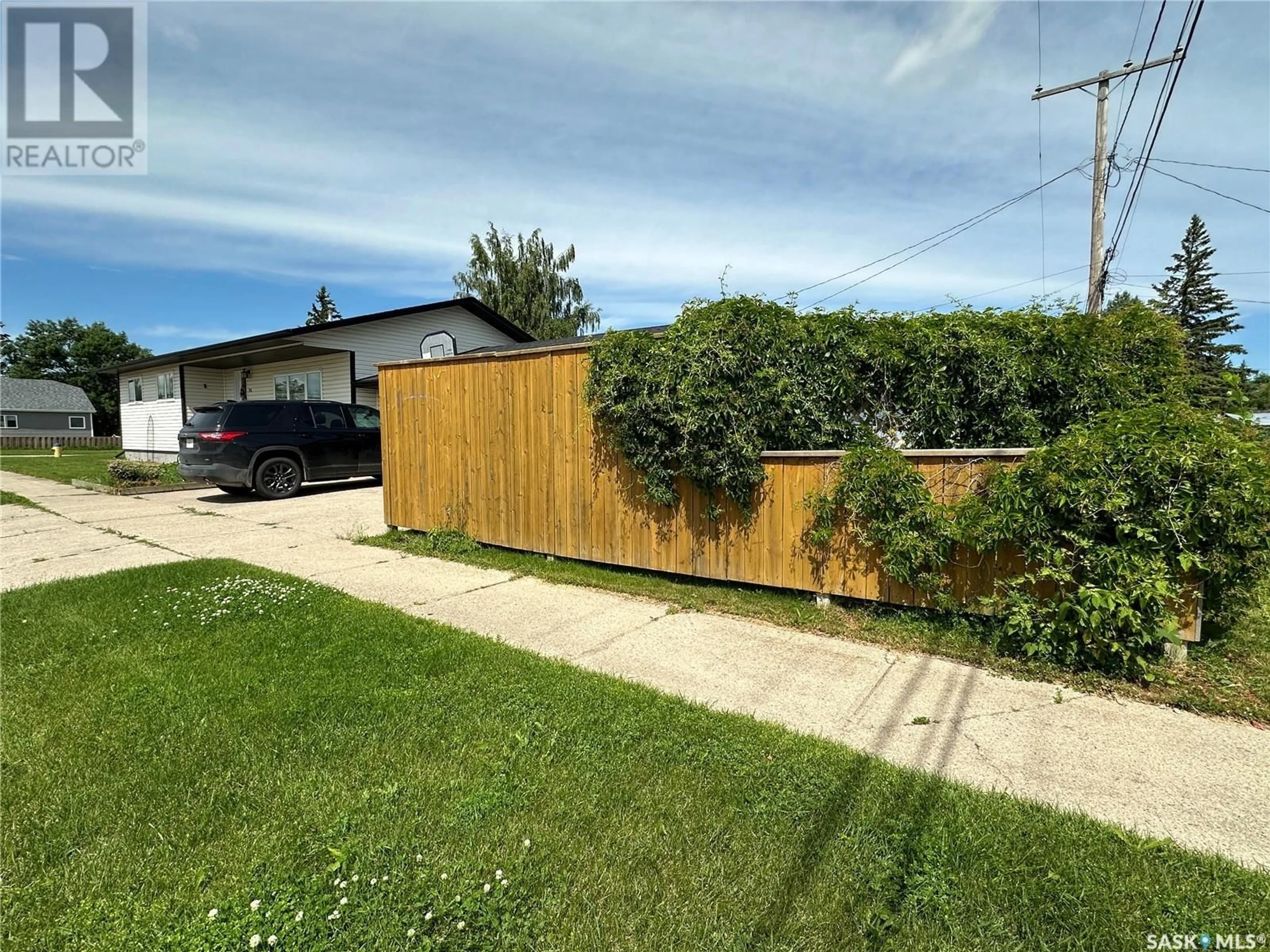 Fenced yard for 704 15th STREET, Humboldt Saskatchewan S0K2A0