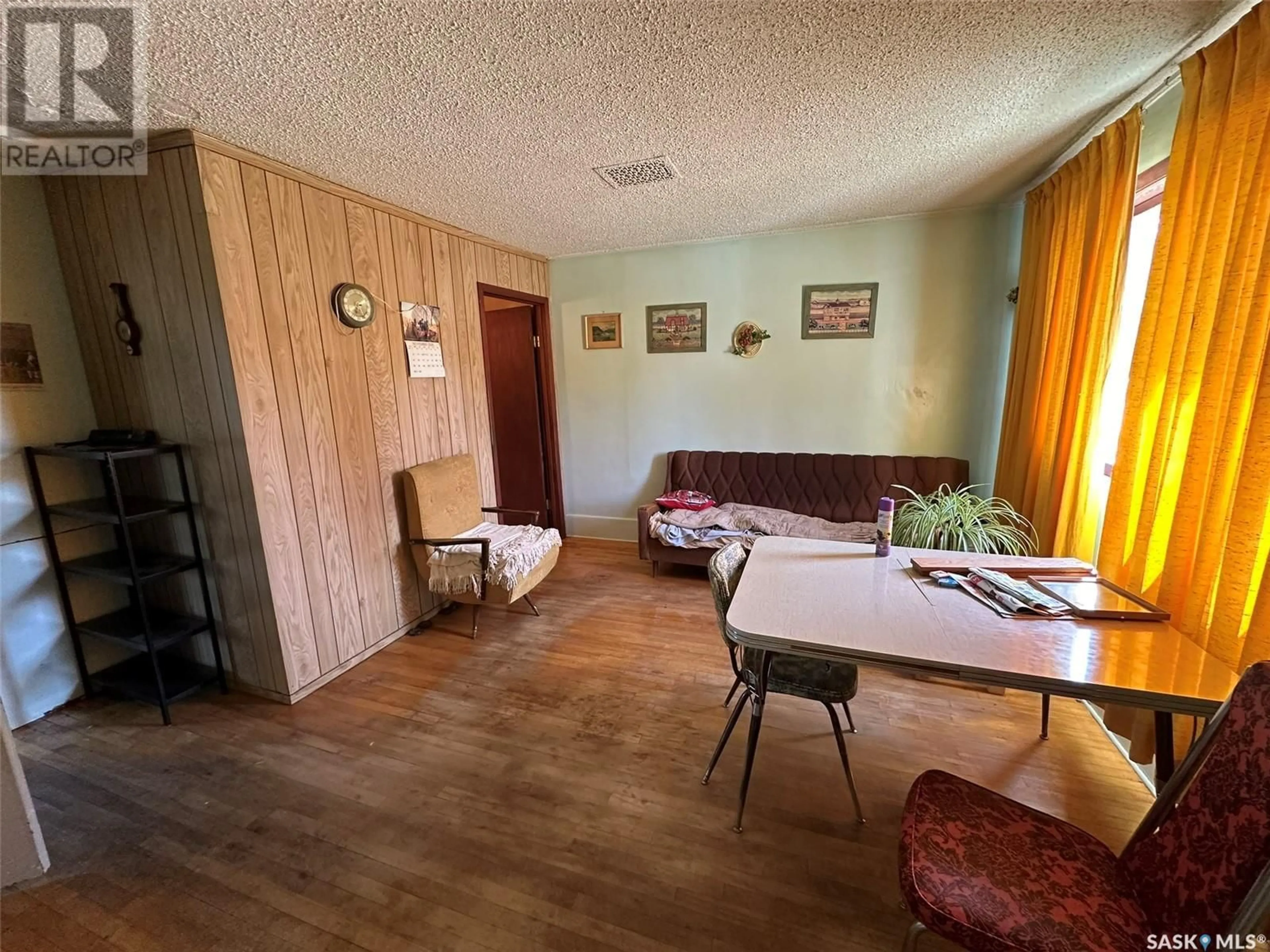 A pic of a room for 19 3rd AVENUE SE, Weyburn Saskatchewan S4H1X2