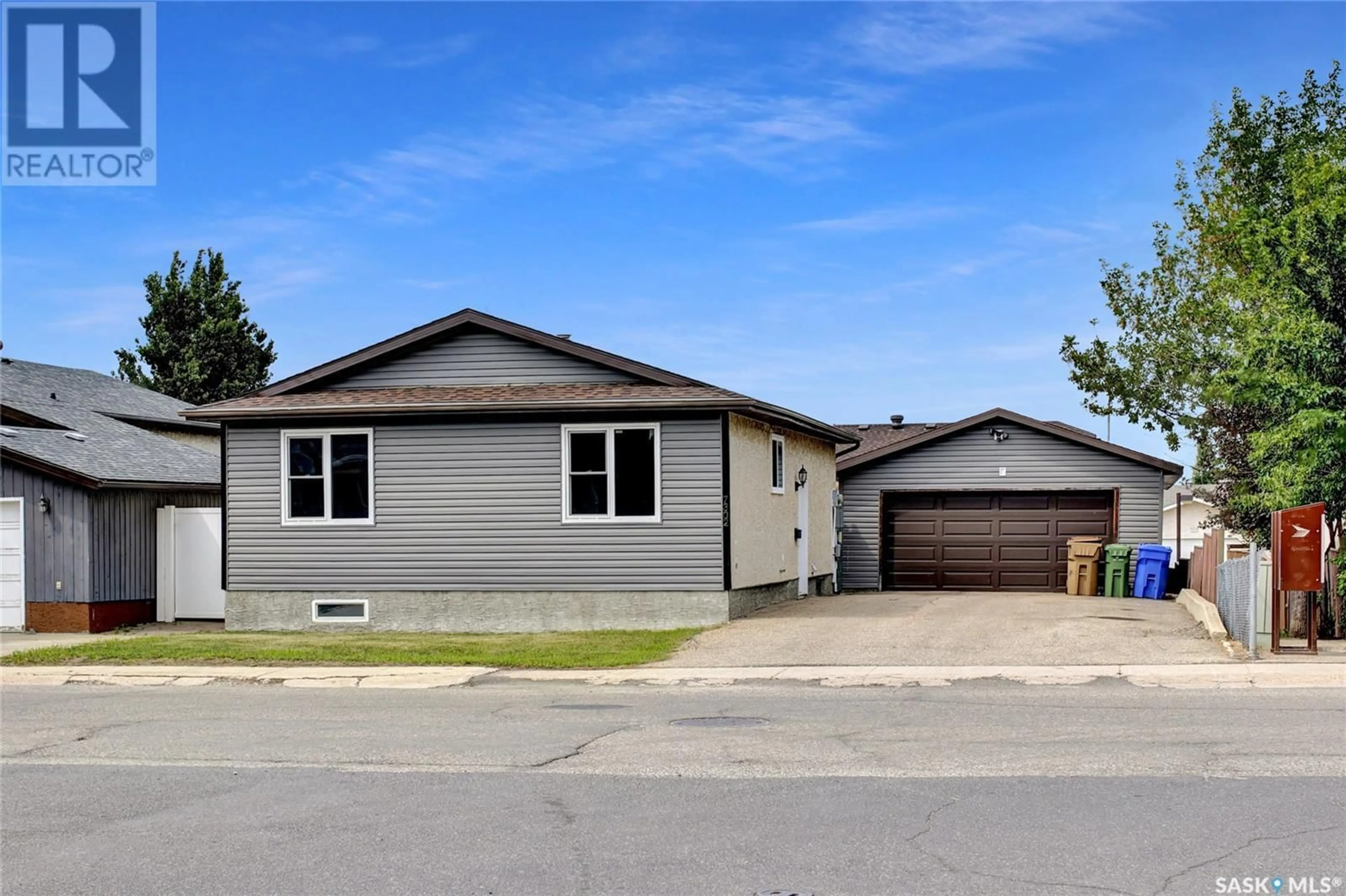 Frontside or backside of a home for 7302 Whelan DRIVE, Regina Saskatchewan S4X3W7