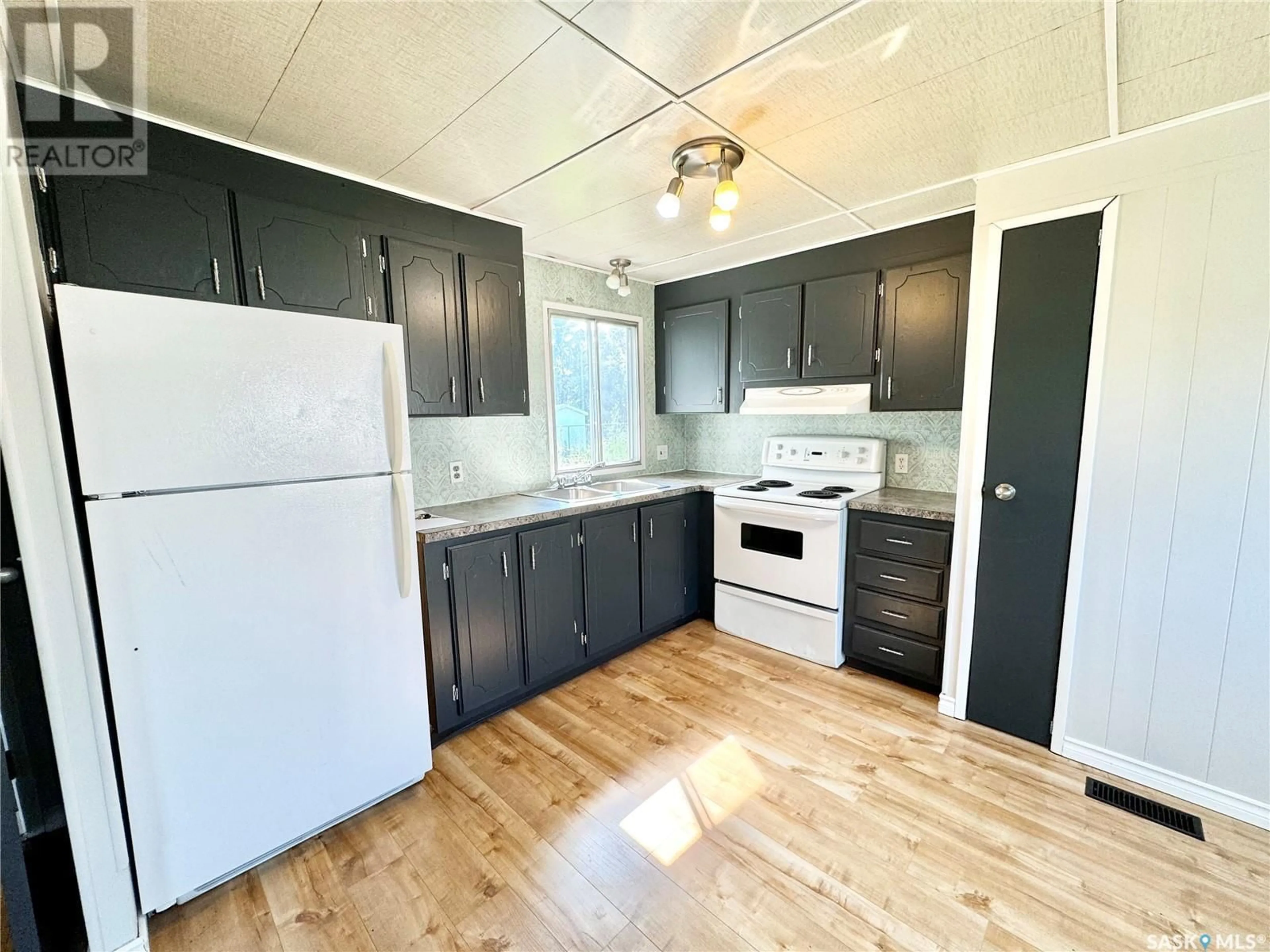 Standard kitchen for 357 Riverside DRIVE, St. Louis Saskatchewan S0J2C0