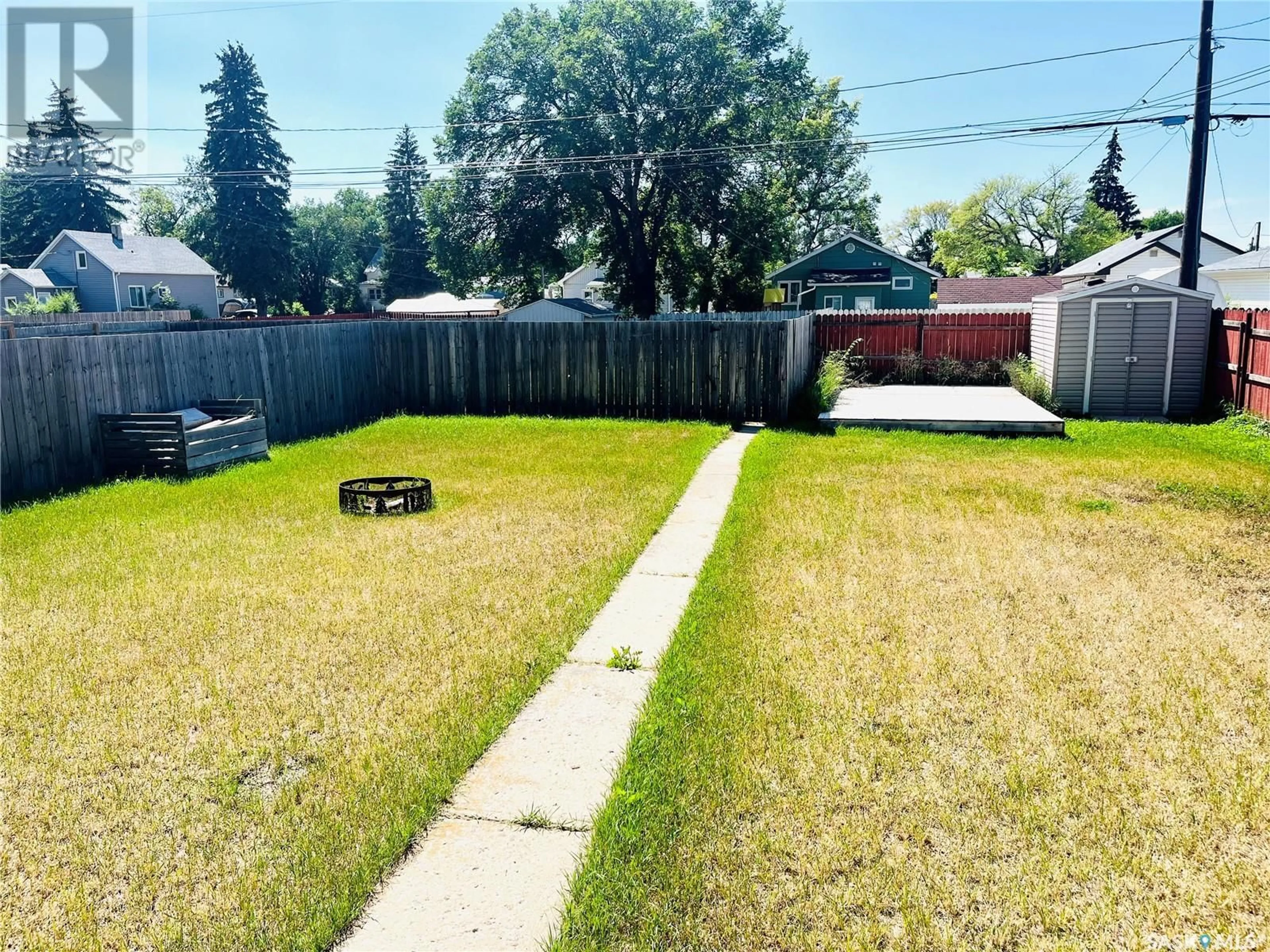 Fenced yard for 264 6th AVENUE SE, Swift Current Saskatchewan S9H0A0